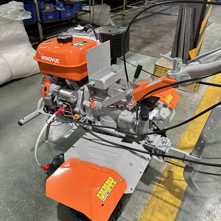Motocultivador bencinero 16 hp más kit de implementos  3