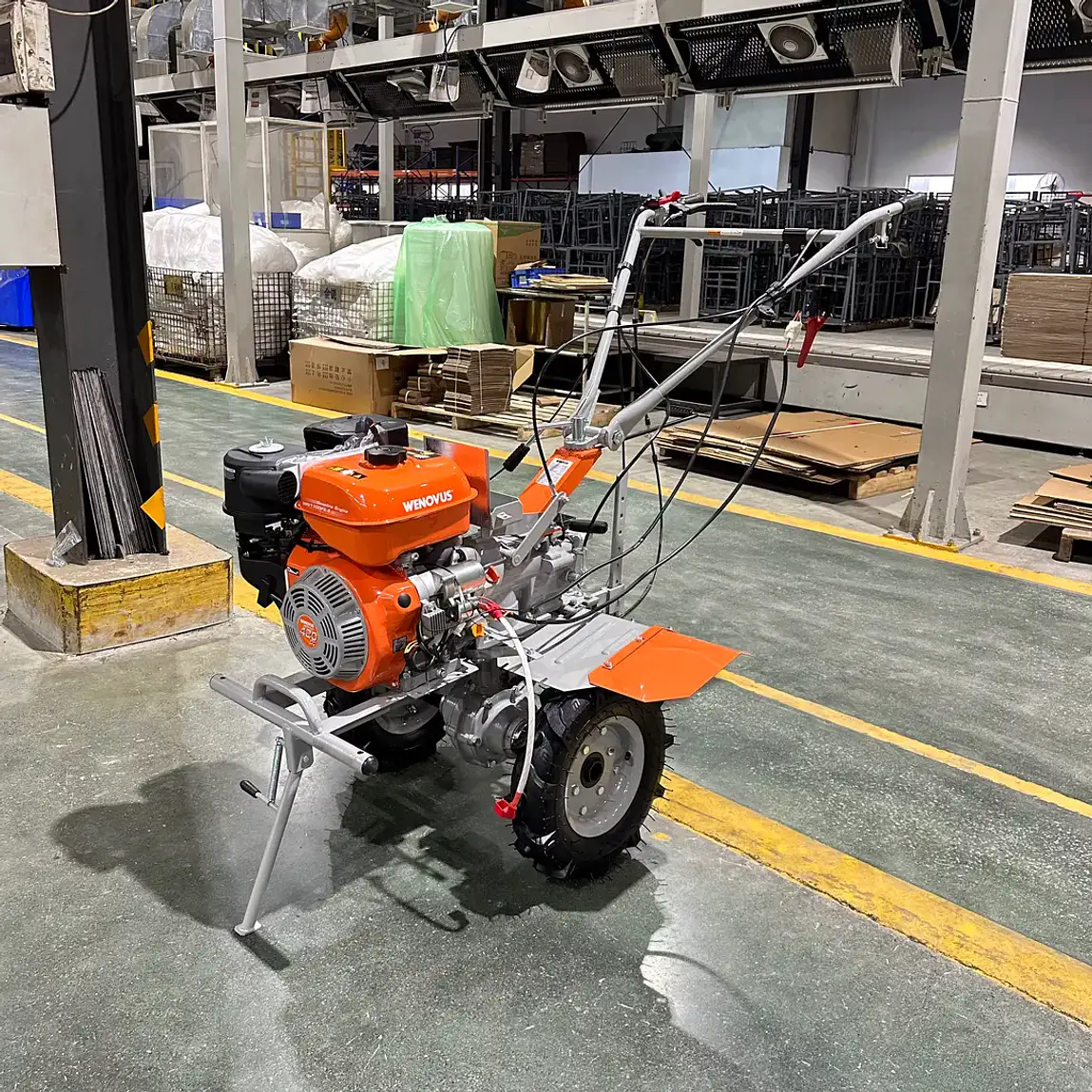 Motocultivador bencinero 16 hp más kit de implementos  7