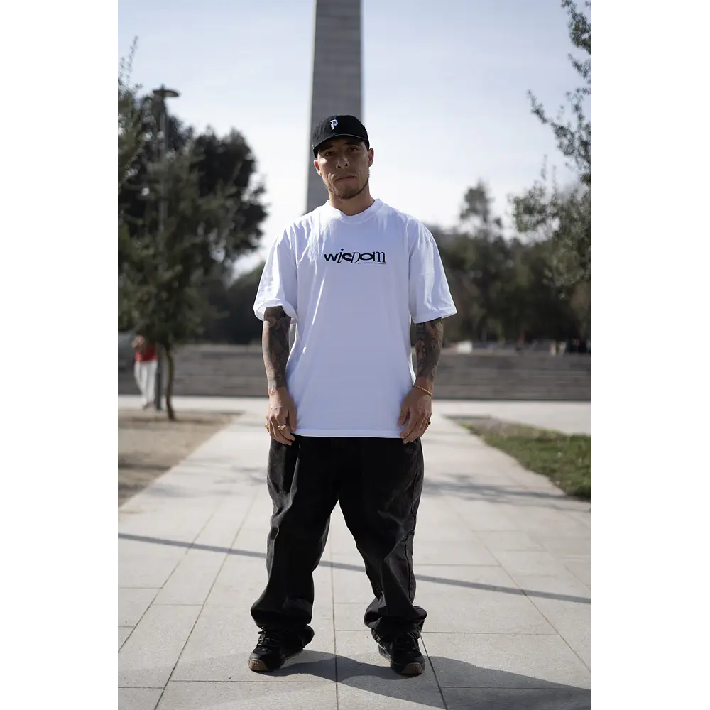 Polera Wisdom - Letters Blanca