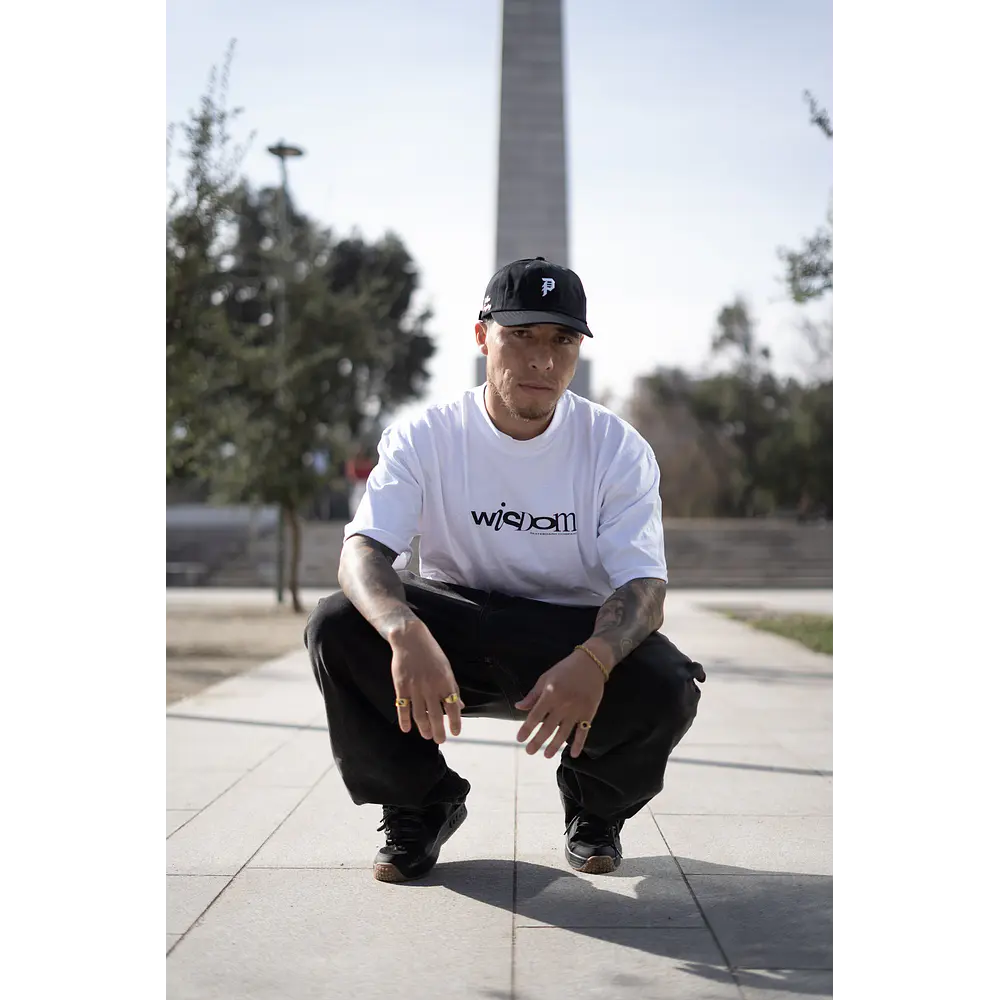 Polera Wisdom - Letters Blanca