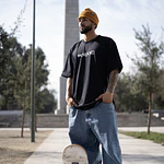 Polera Wisdom - Letters Negra