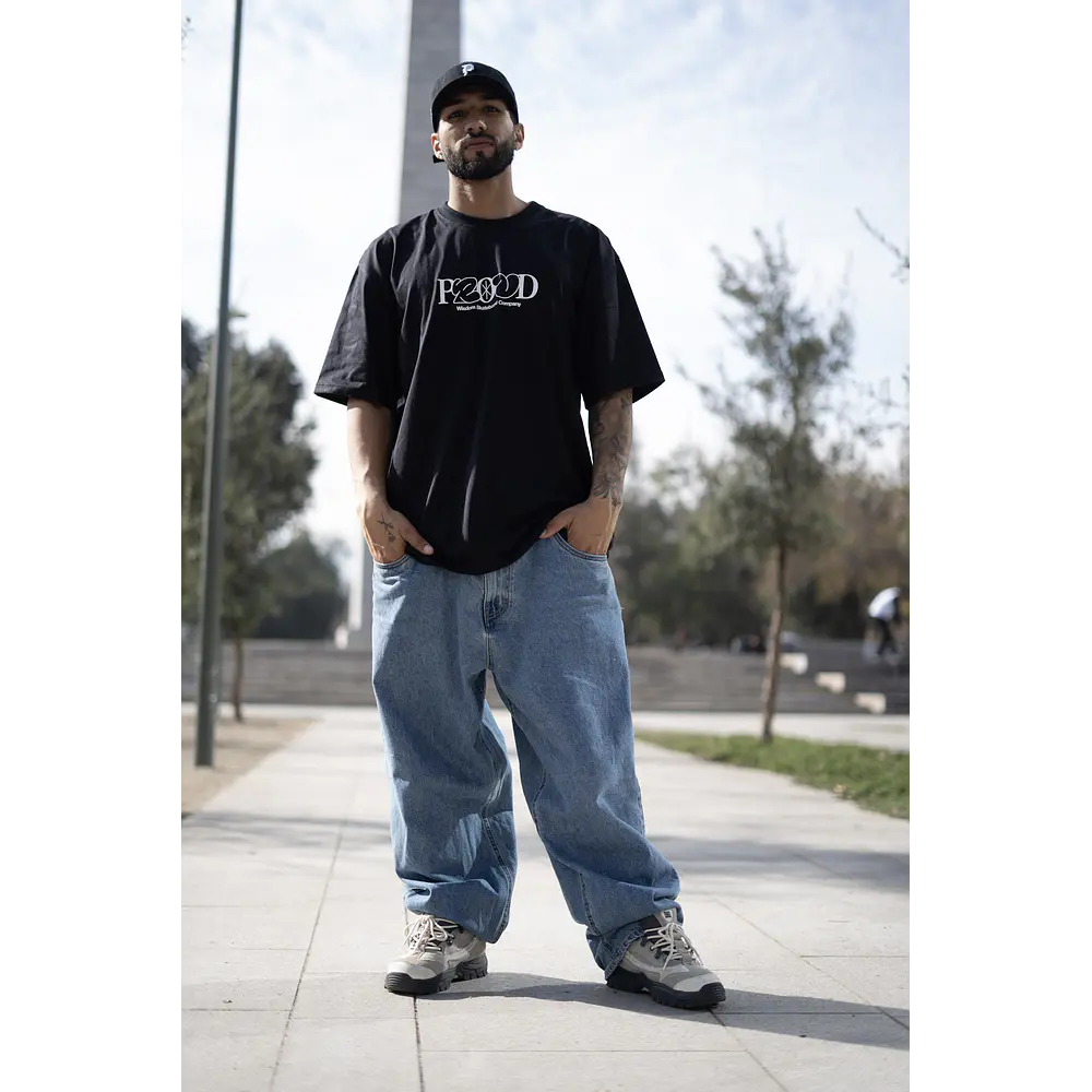 Polera Wisdom - Proud Negra
