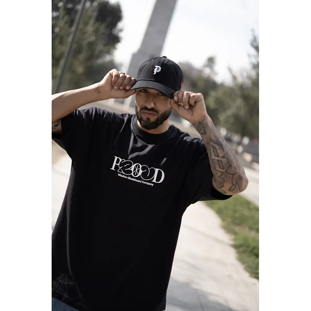 Polera Wisdom - Proud Negra