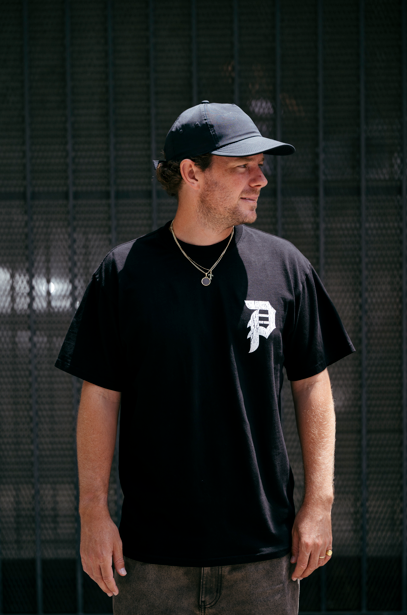 Polera Primitive Goldpack26 - Clash HW