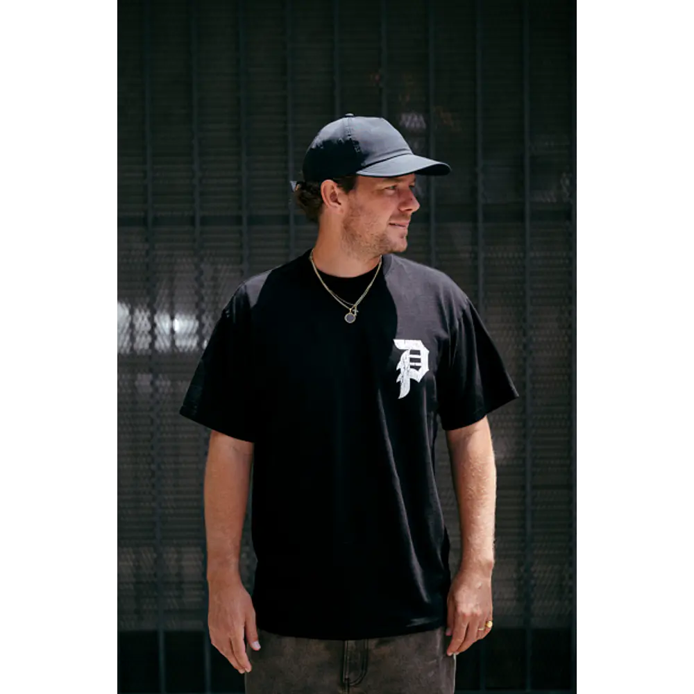 Polera Primitive Goldpack26 - Clash HW