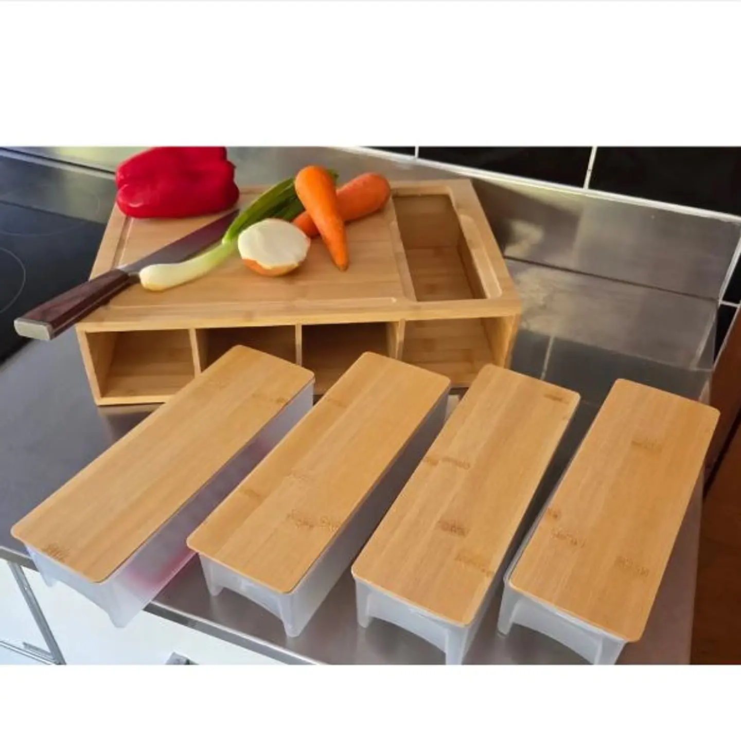 Tabla Cortar Bambú con 4 Contenedores Extraíbles y con tapa 11