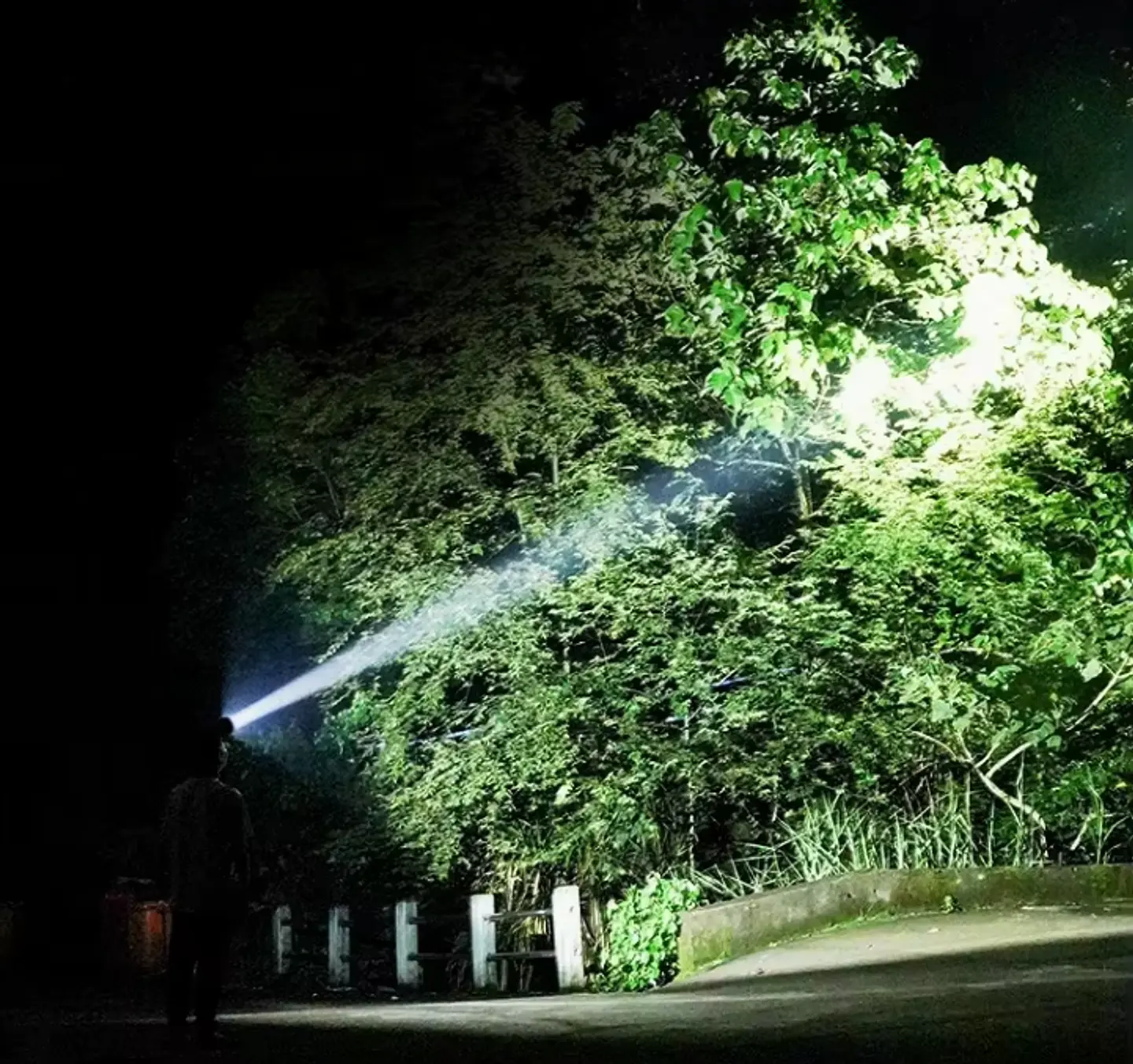 Linterna LED Recargable Alto Alcance Impermeable Outdoor 7