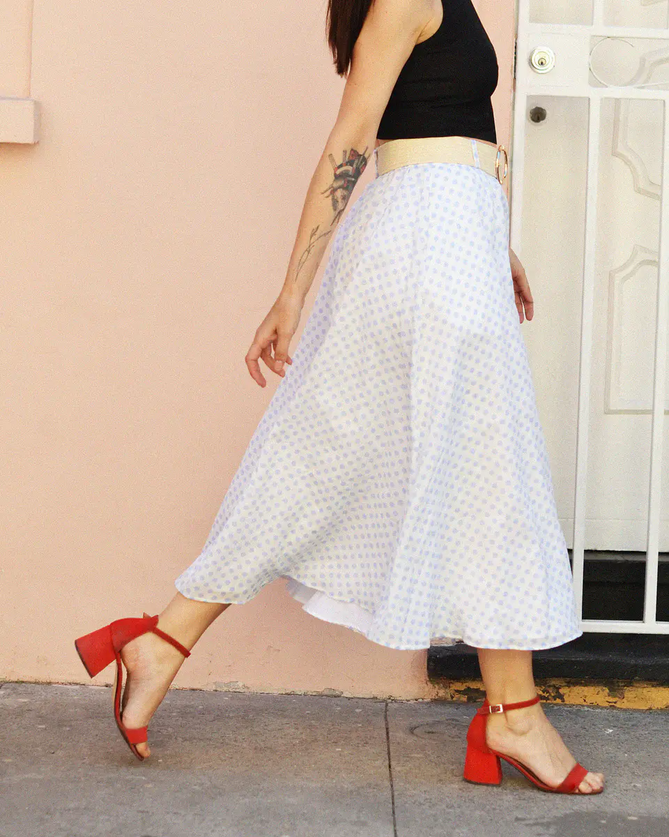 Falda Eve blanca lunares celestes  2
