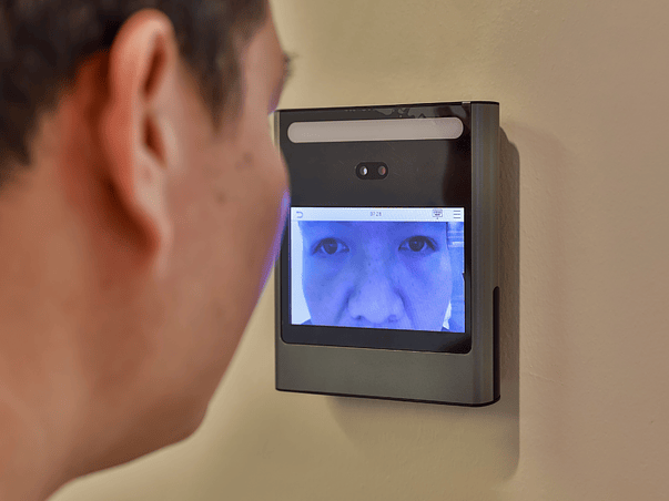 Instalación de Control de Acceso Biométrico 3