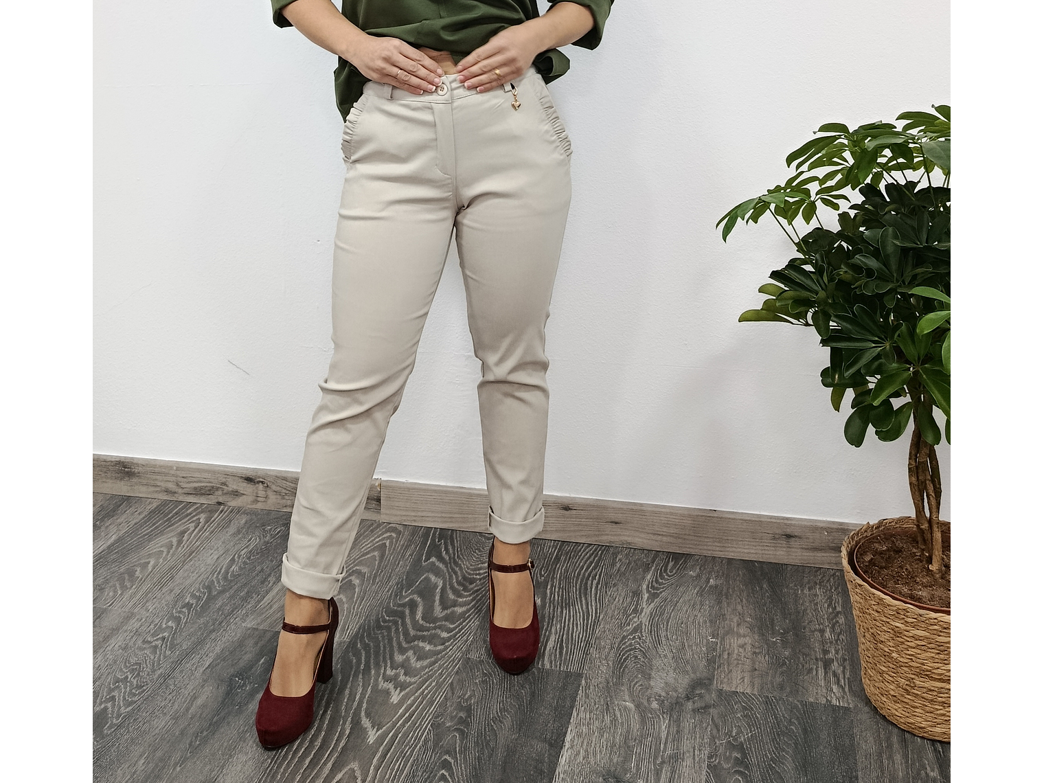 Calça Tecido com Folho 2