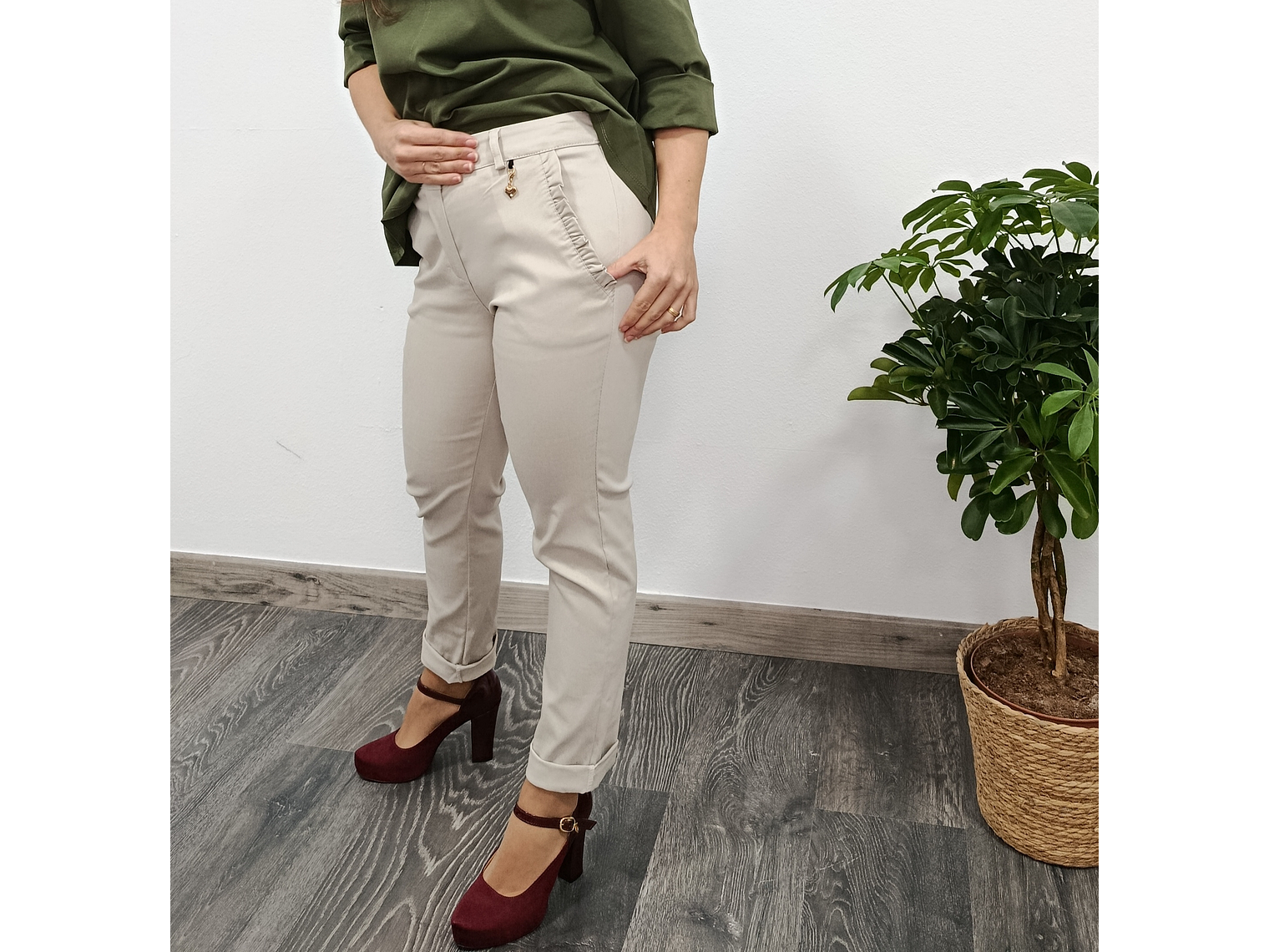 Calça Tecido com Folho 1