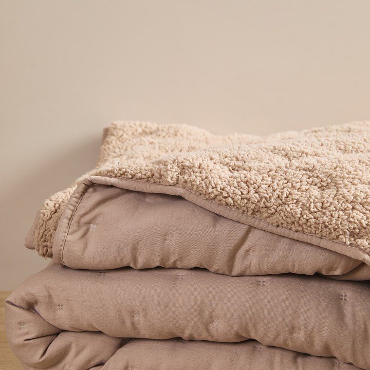 Cubrecama Clara Sherpa 12