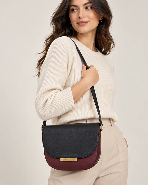 Calvin Klein Saddle Crossbody Negro y Borgoña