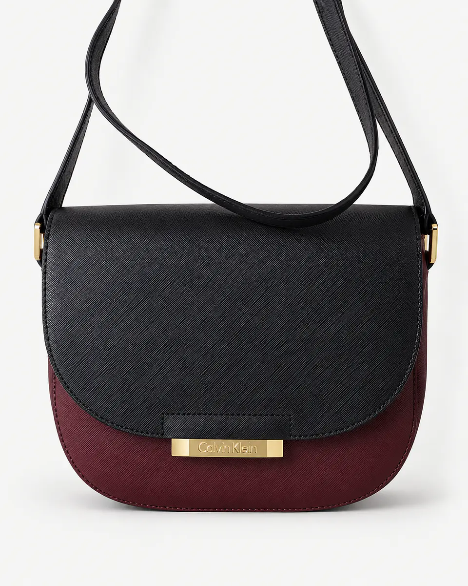 Calvin Klein Saddle Crossbody Negro y Borgoña 1