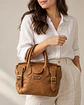 Bolso de Mano Vélez en Cuero Miel - Miniatura 2