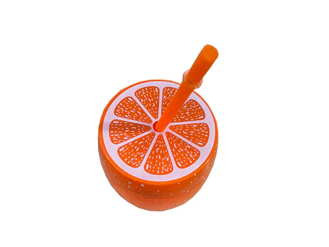 Copo plástico com palinha para água ou sumo 600ml 14x7cm com figura laranja
