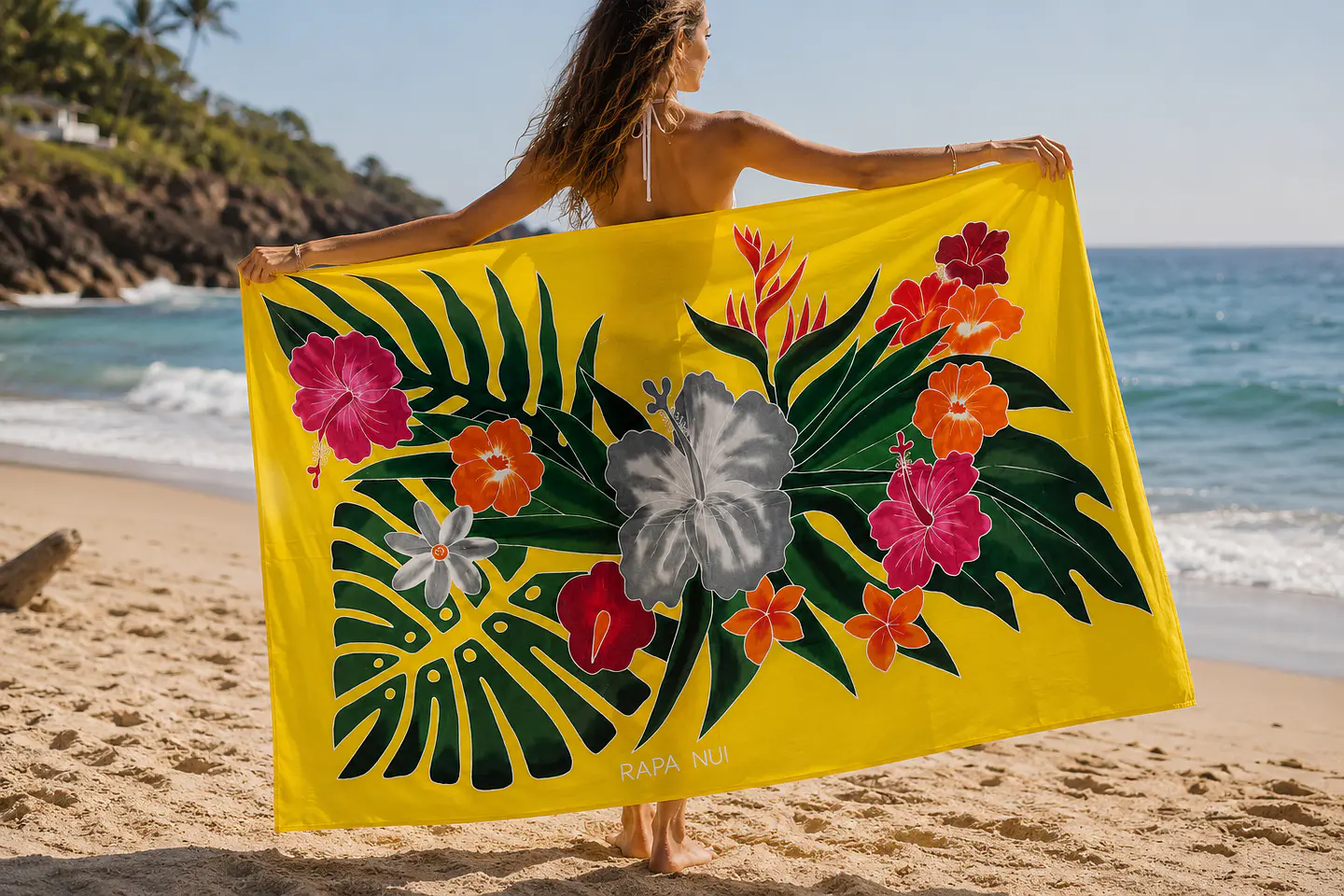 Pareo Tropical Pintado a Mano  Diseño floral tropical - fondo amarillo 2