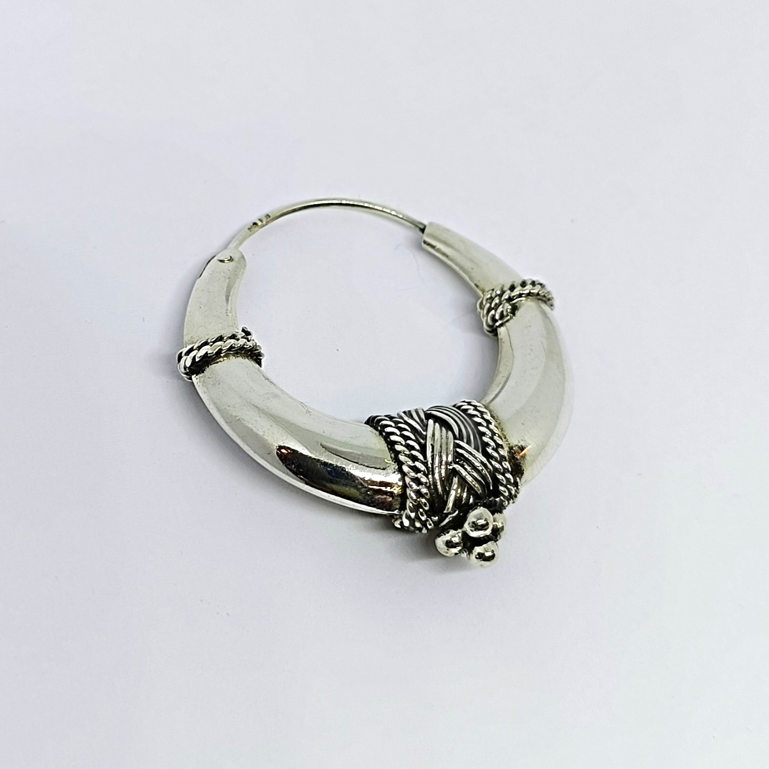 Argola Meia Lua Trabalhada