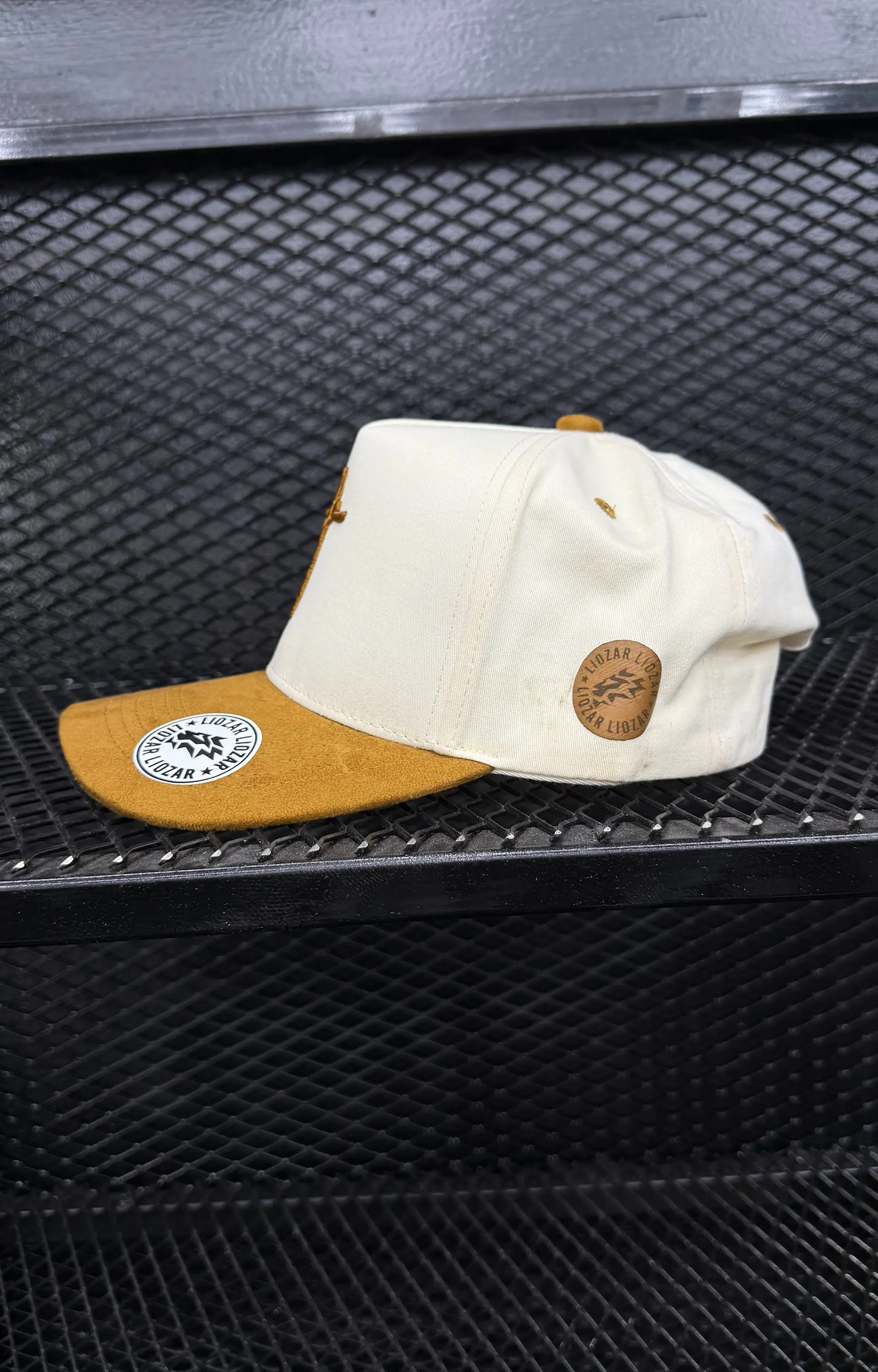 GORRAS DE GAMUZA UNISEX-LEON 3