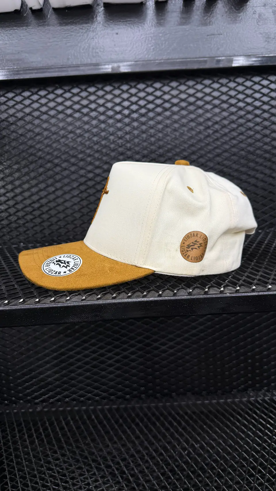 GORRAS DE GAMUZA UNISEX-LEON 3