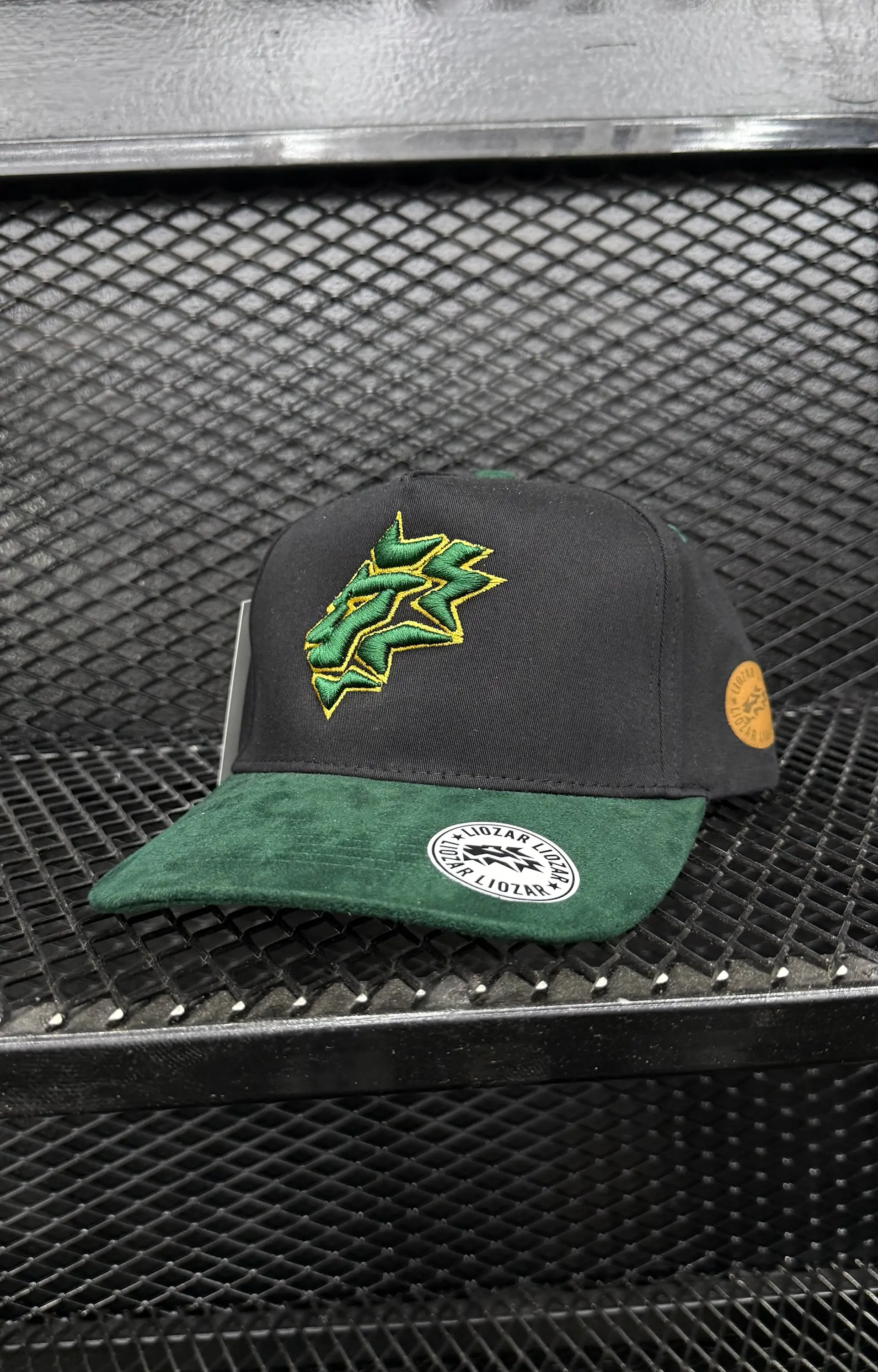 GORRAS DE GAMUZA UNISEX-LEON 17