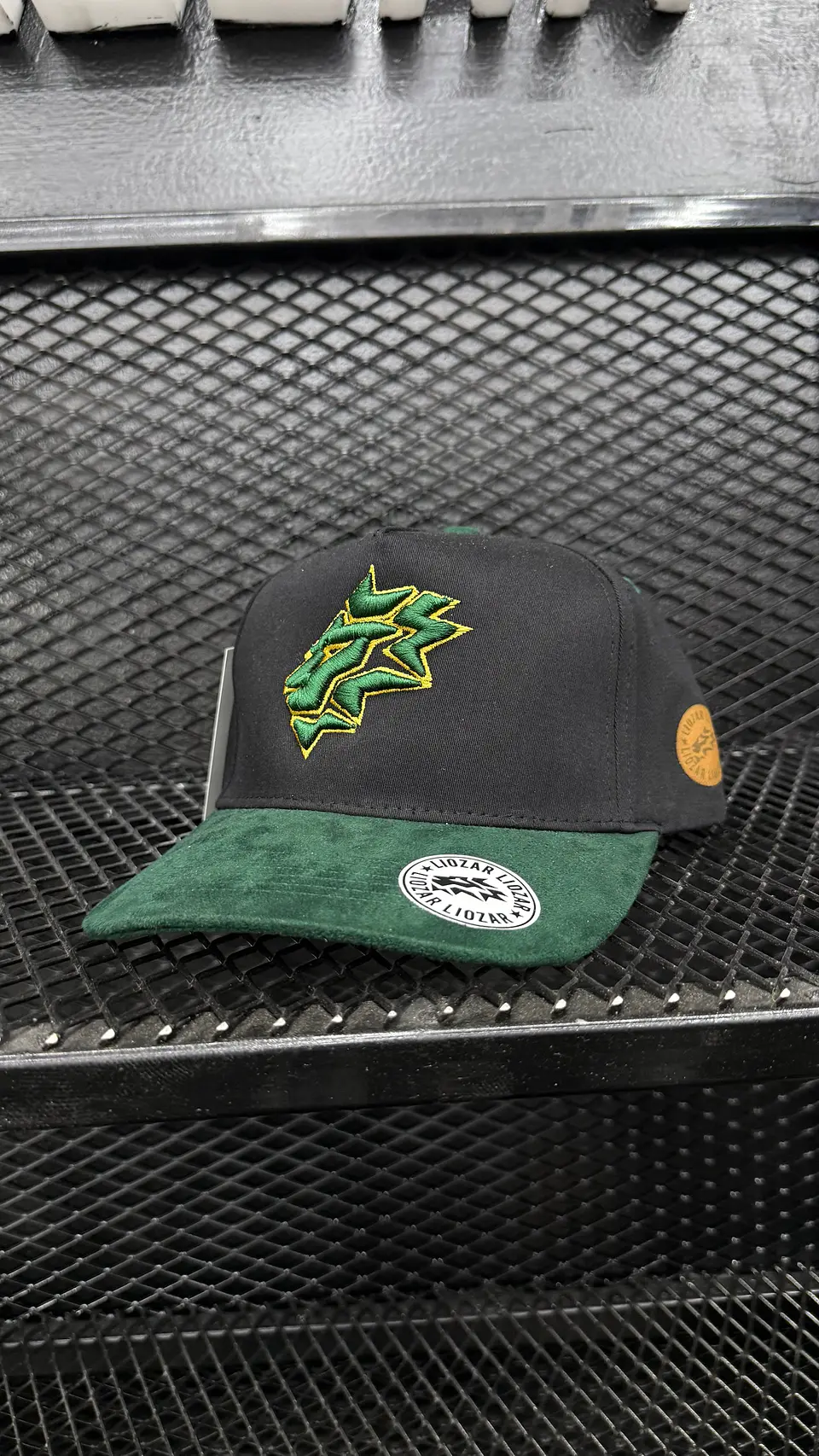 GORRAS DE GAMUZA UNISEX-LEON 17