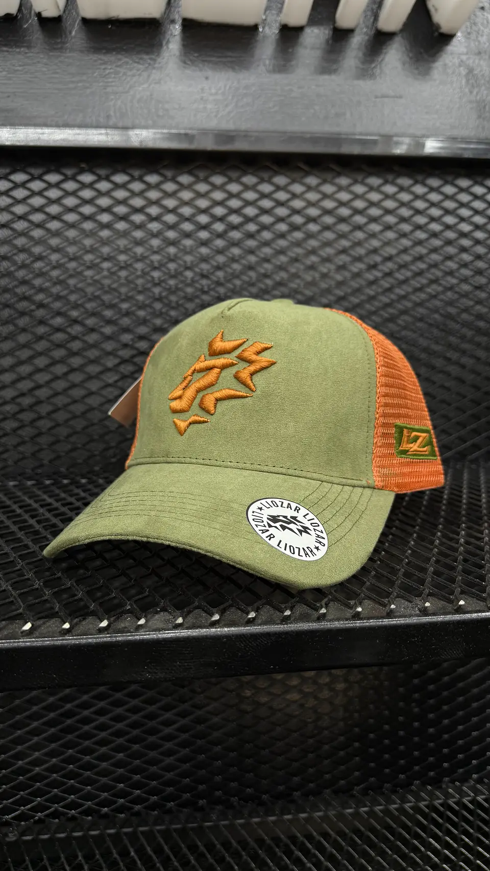 GORRAS DE GAMUZA Y MALLA UNISEX-LEON 2