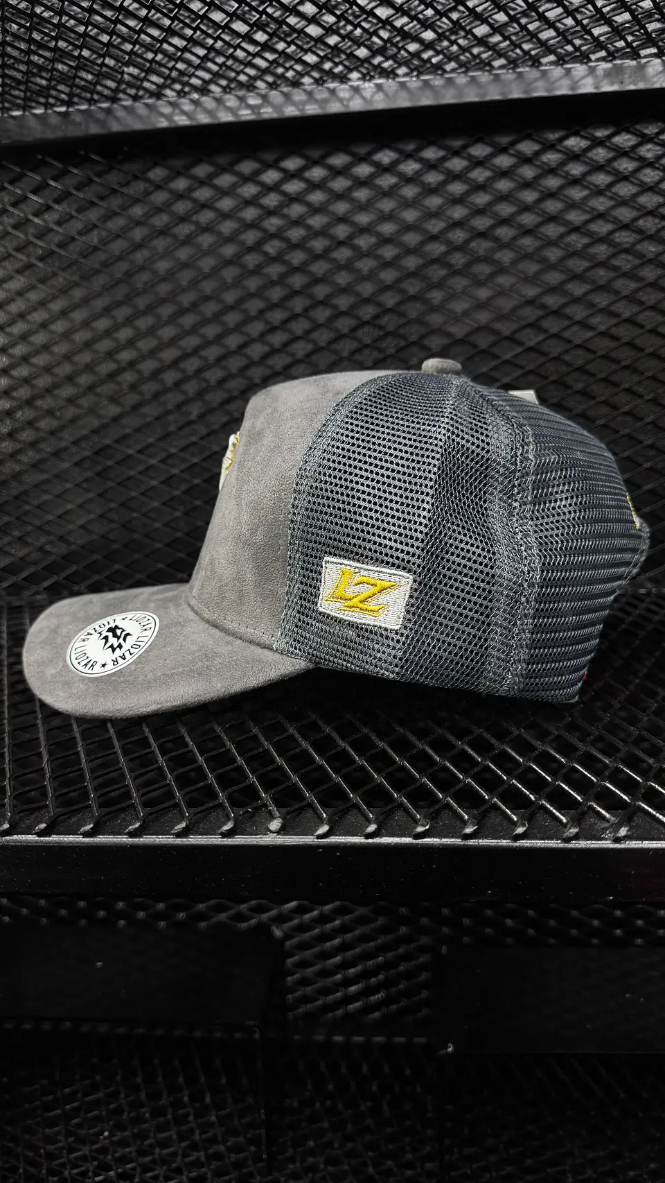 GORRAS DE GAMUZA Y MALLA UNISEX-LEON 18