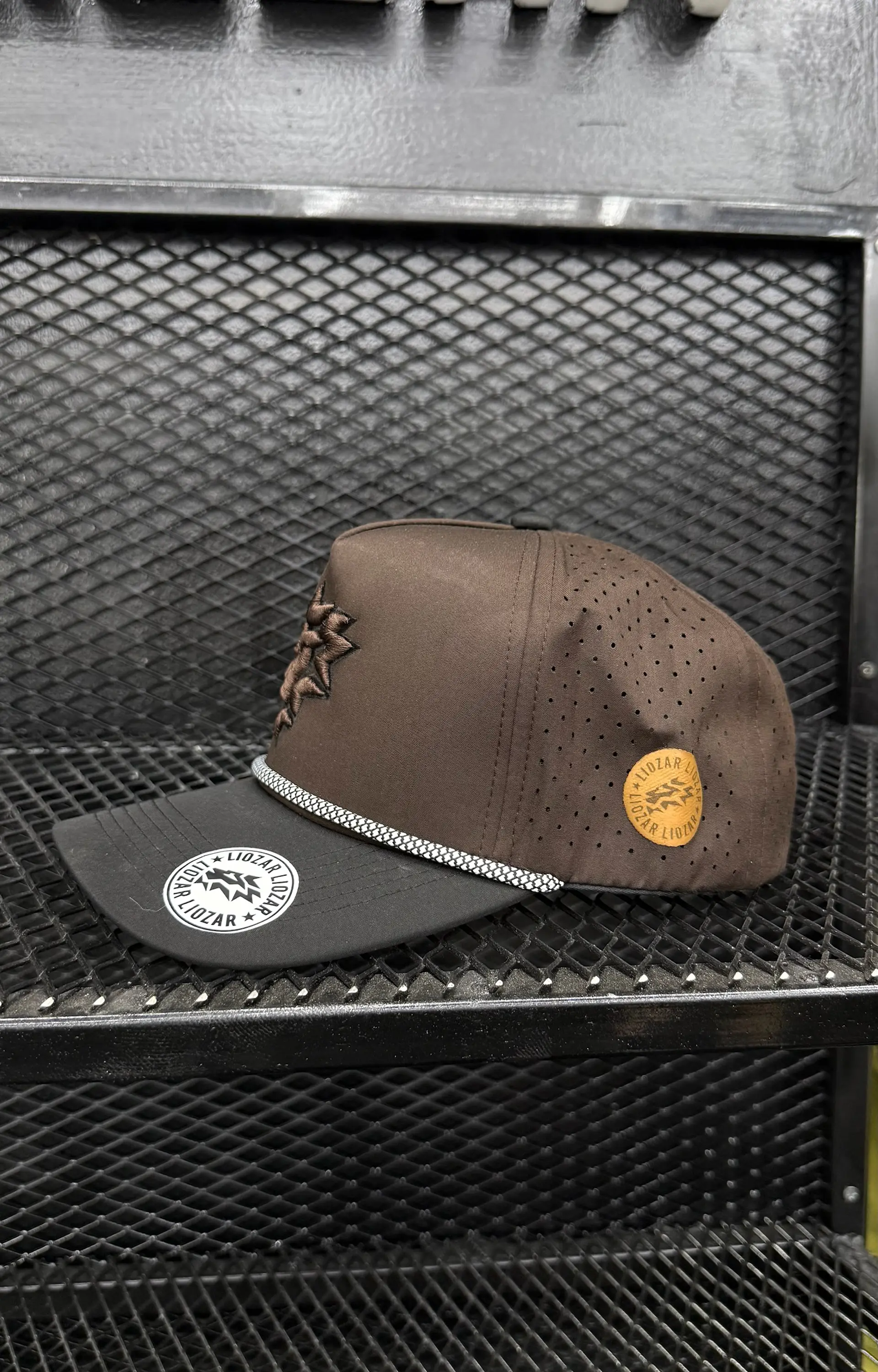GORRAS DE ALGODON Y PERFORADAS UNISEX-LEON 6