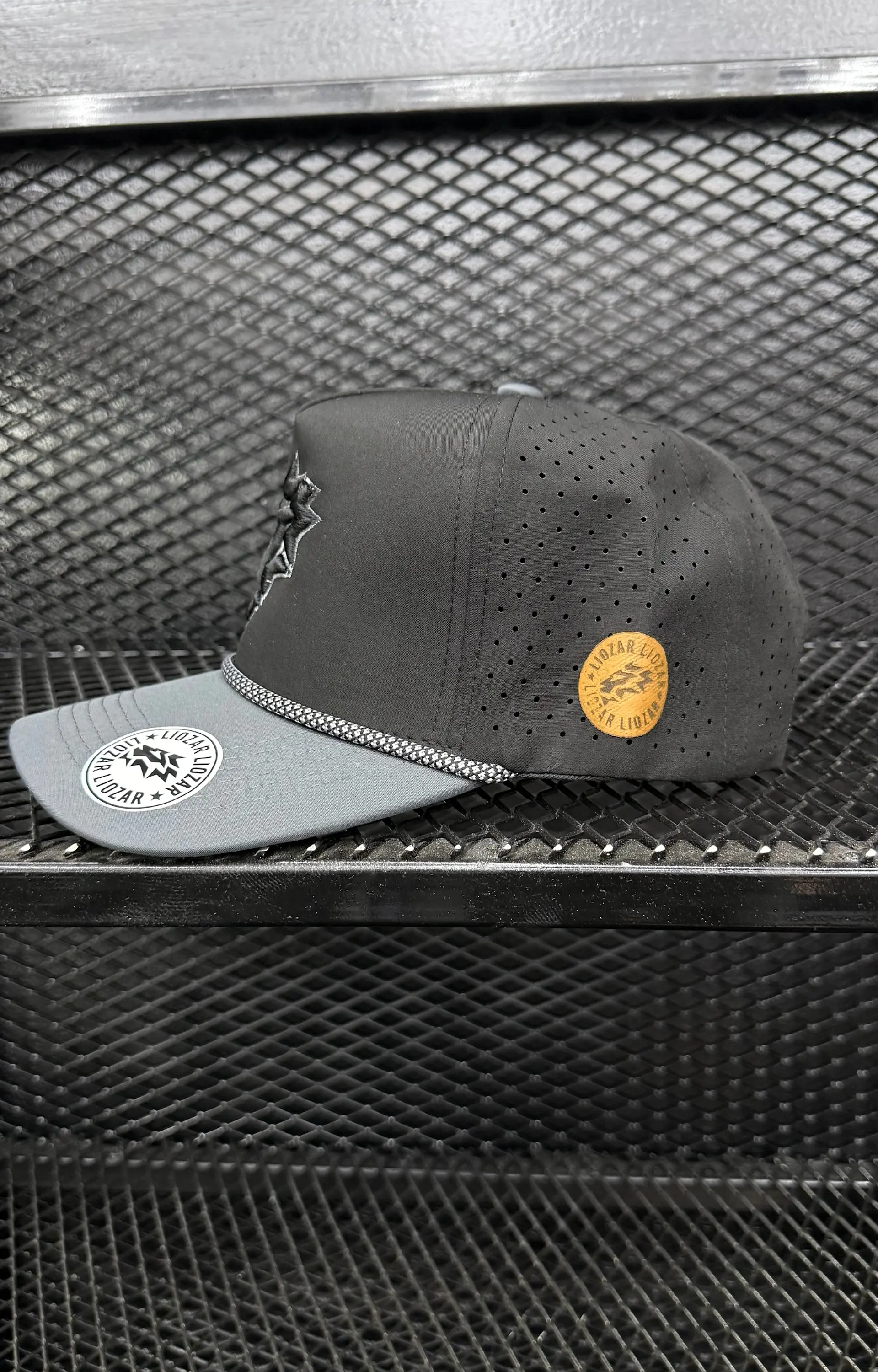 GORRAS DE ALGODON Y PERFORADAS UNISEX-LEON 9