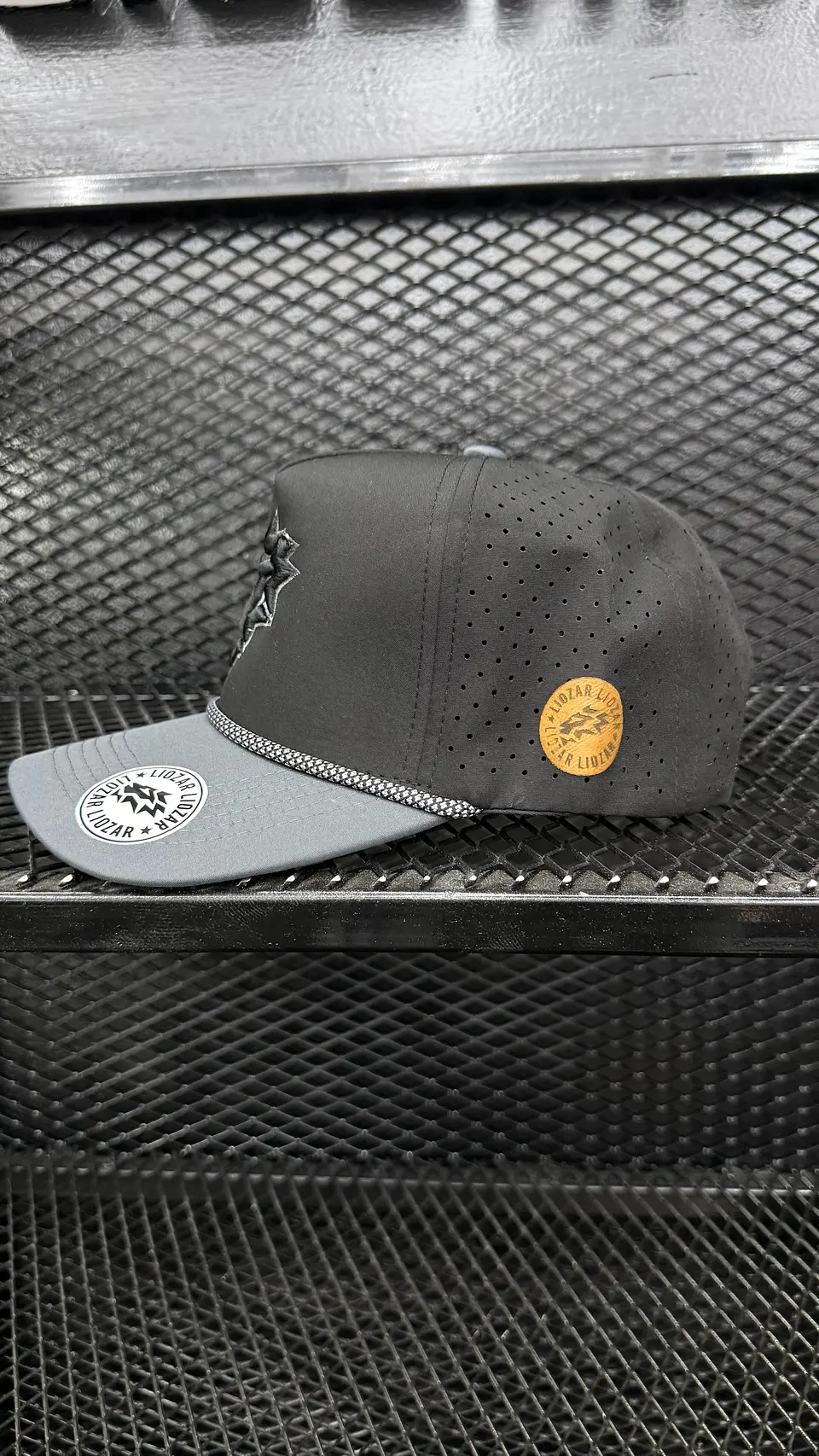 GORRAS DE ALGODON Y PERFORADAS UNISEX-LEON 9