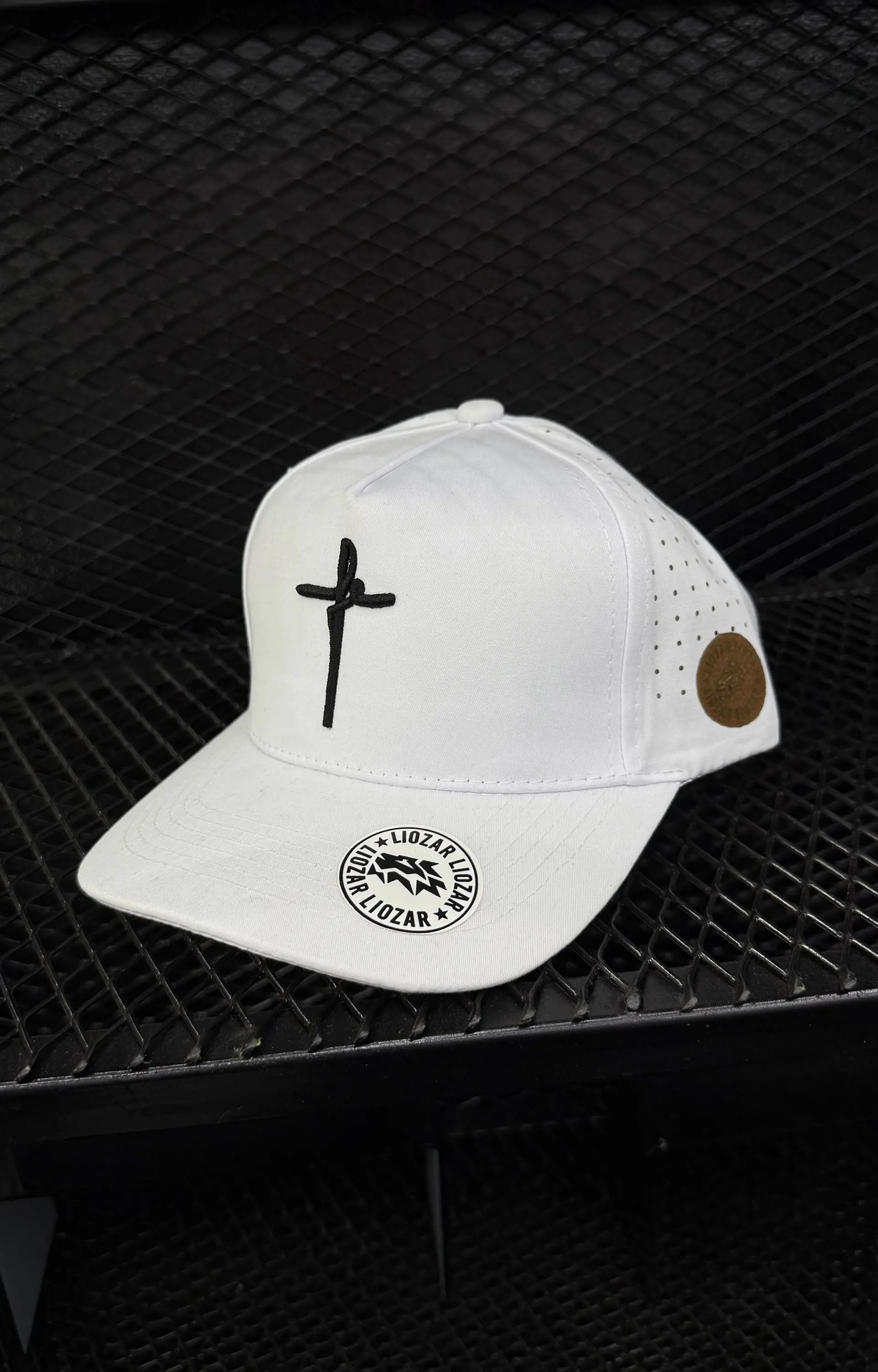GORRAS DE ALGODON Y PERFORADA UNISEX PERFORADA- Fé 8