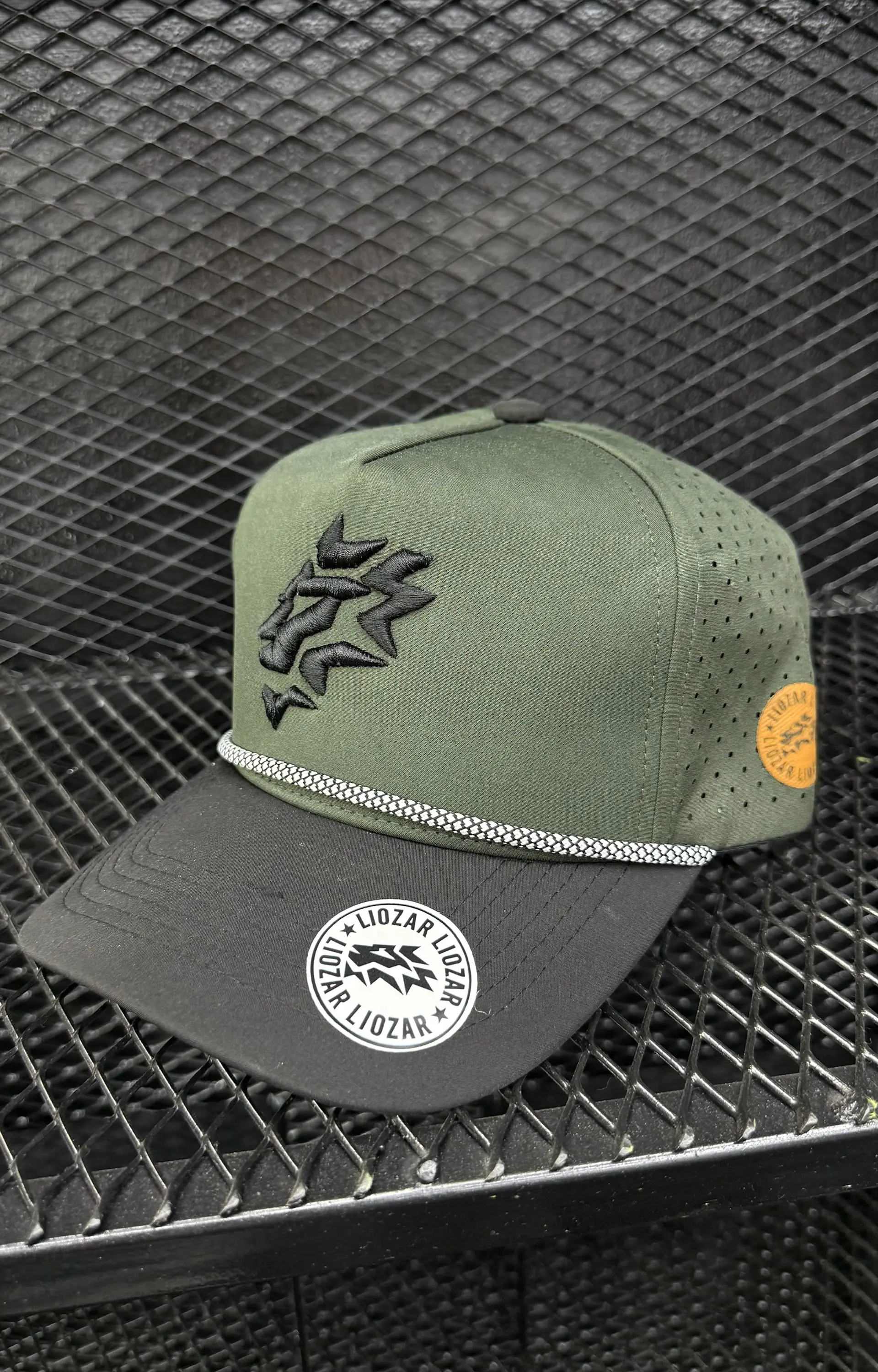 GORRAS DE ALGODON Y PERFORADAS UNISEX-LEON 13