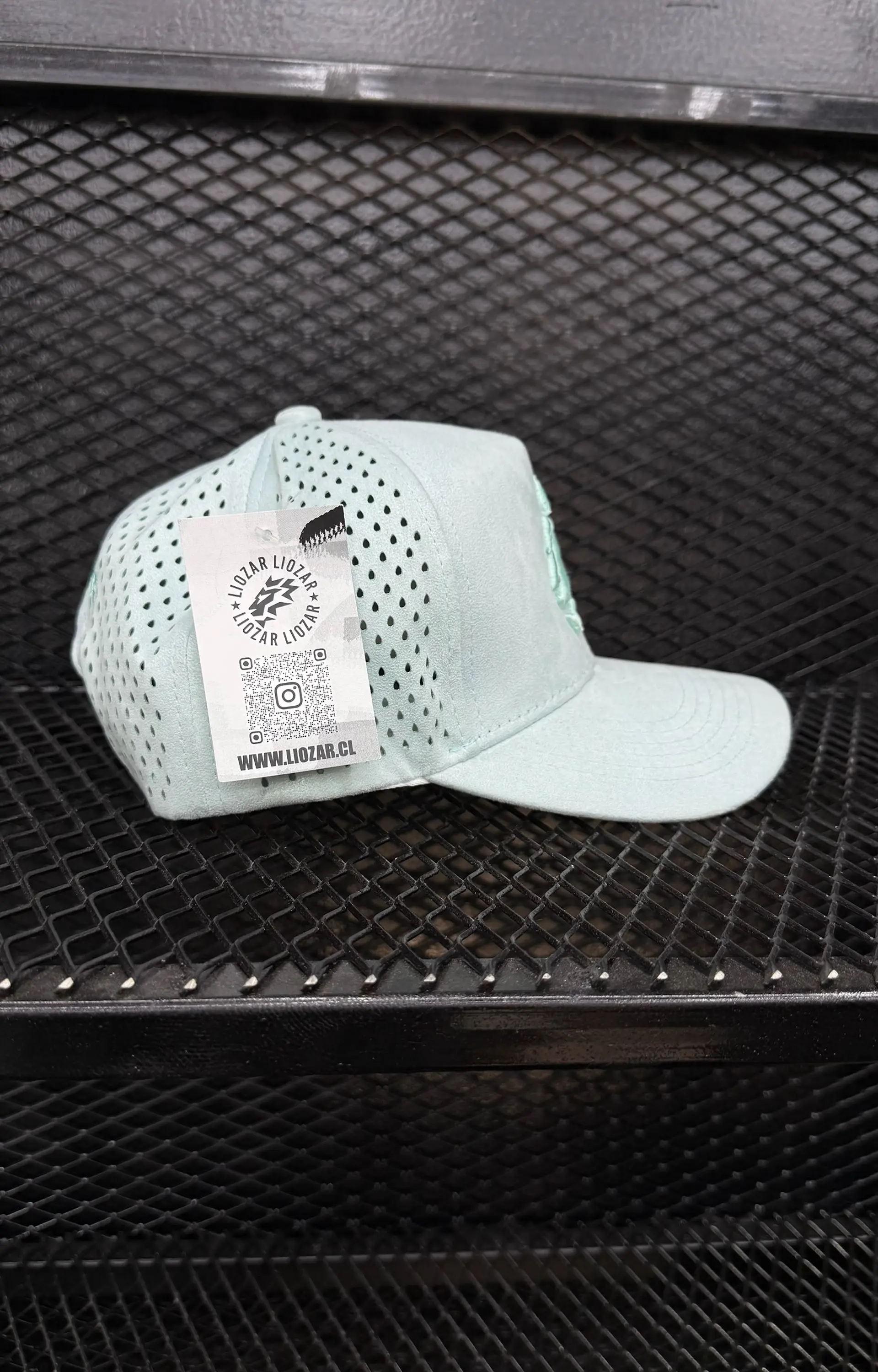 GORRAS DE GAMUZA Y PERFORADA UNISEXLEON 4