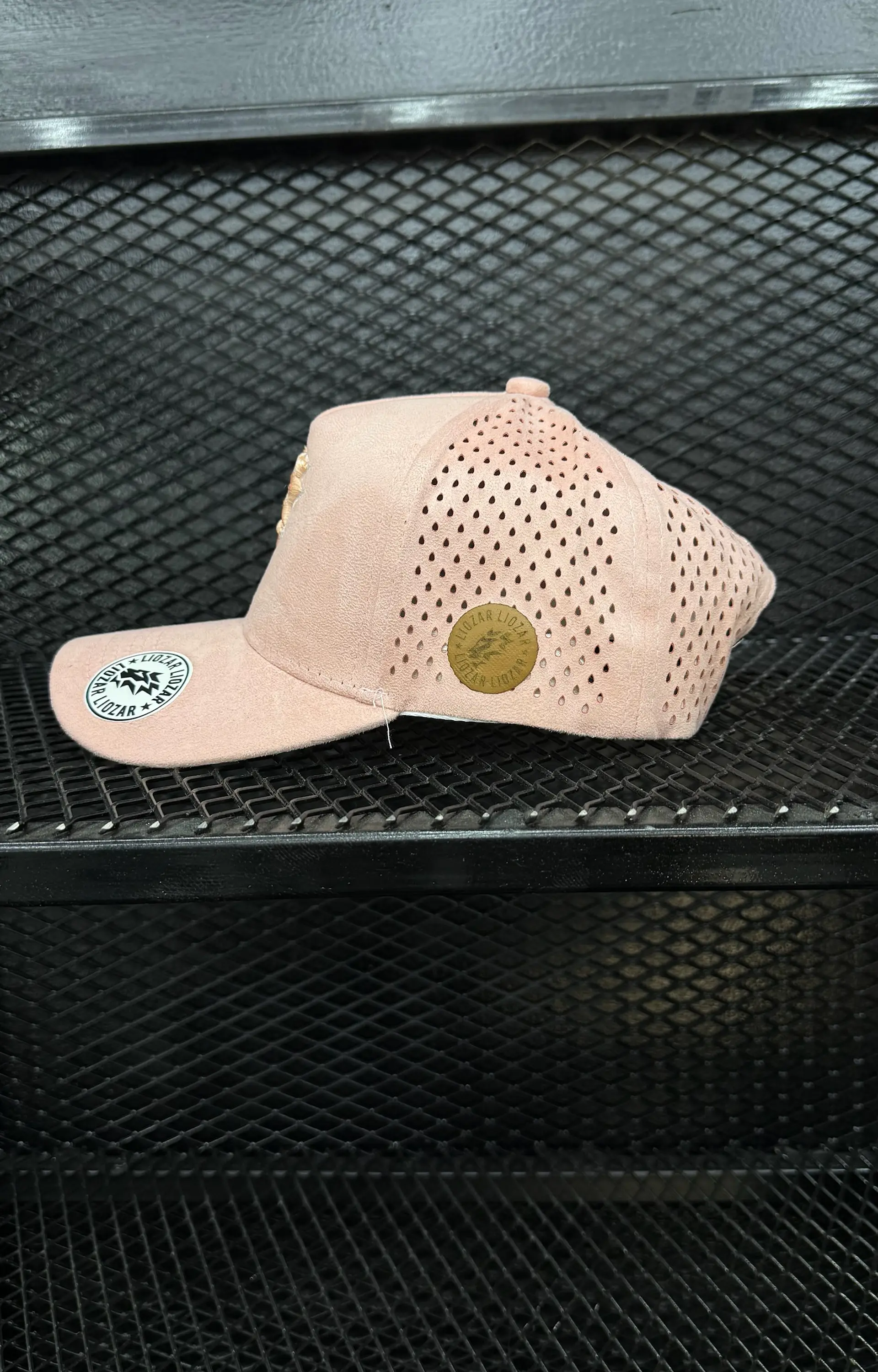 GORRAS DE GAMUZA Y PERFORADA UNISEXLEON 6