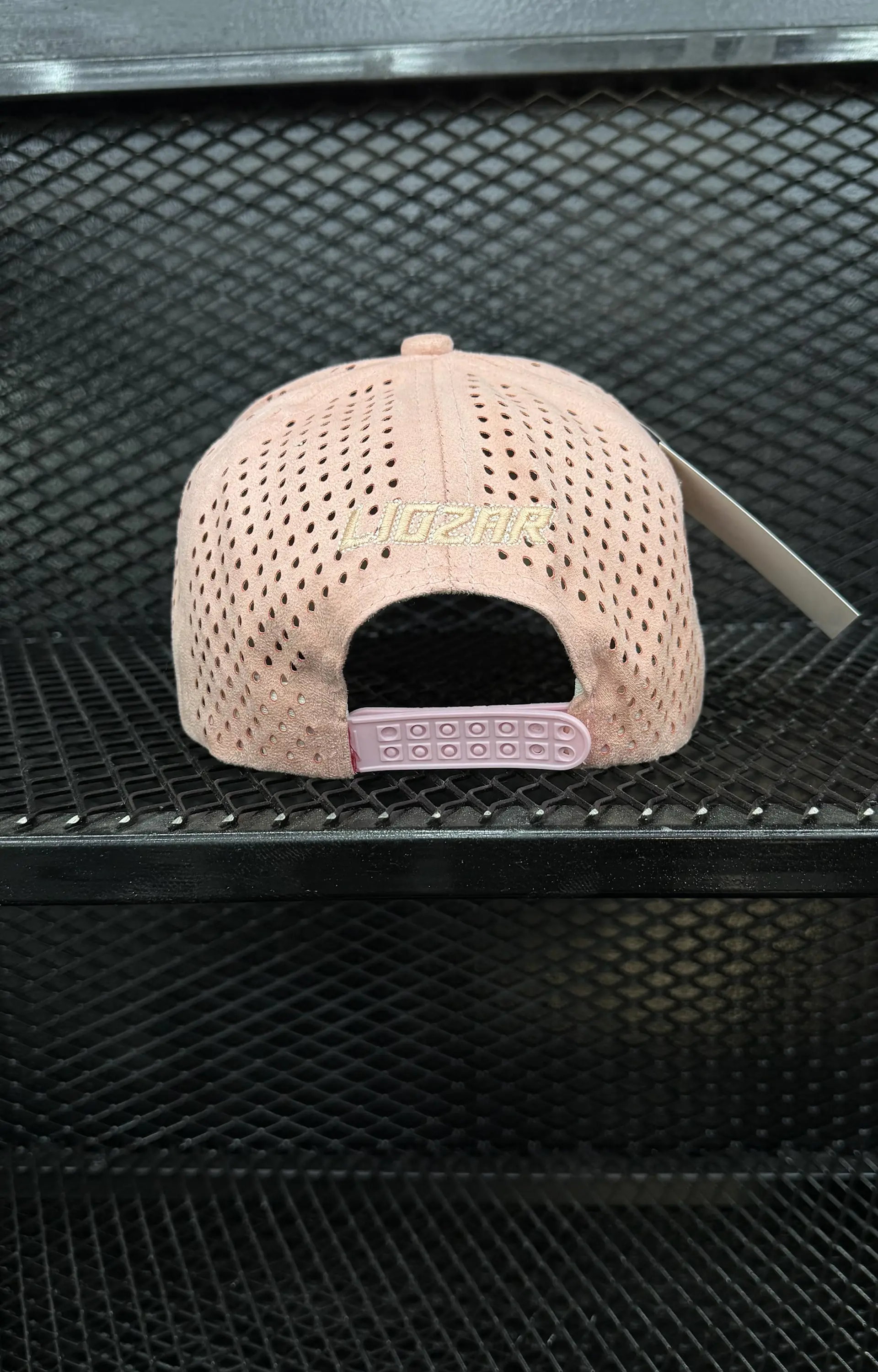 GORRAS DE GAMUZA Y PERFORADA UNISEXLEON 8