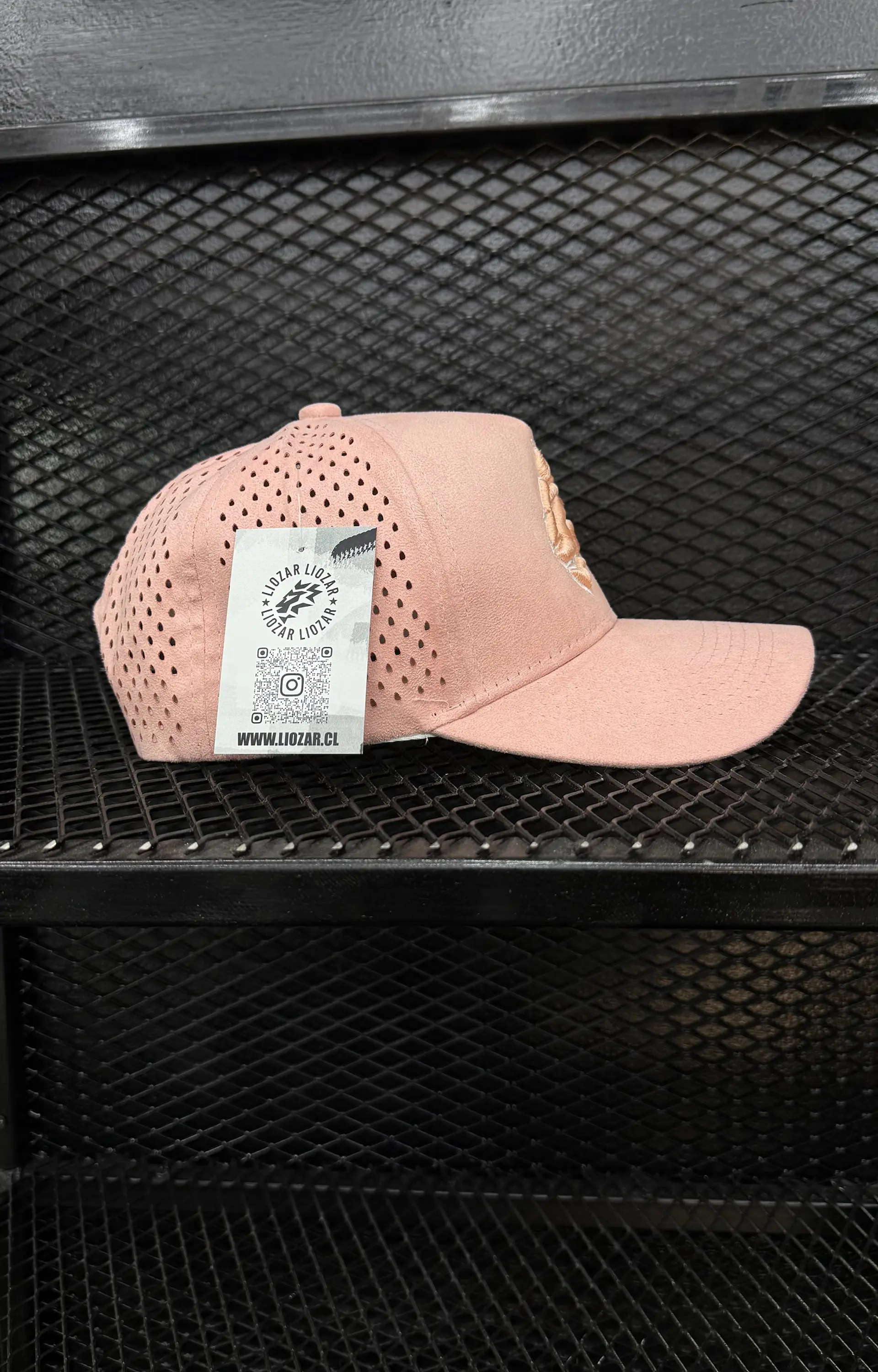 GORRAS DE GAMUZA Y PERFORADA UNISEXLEON 7