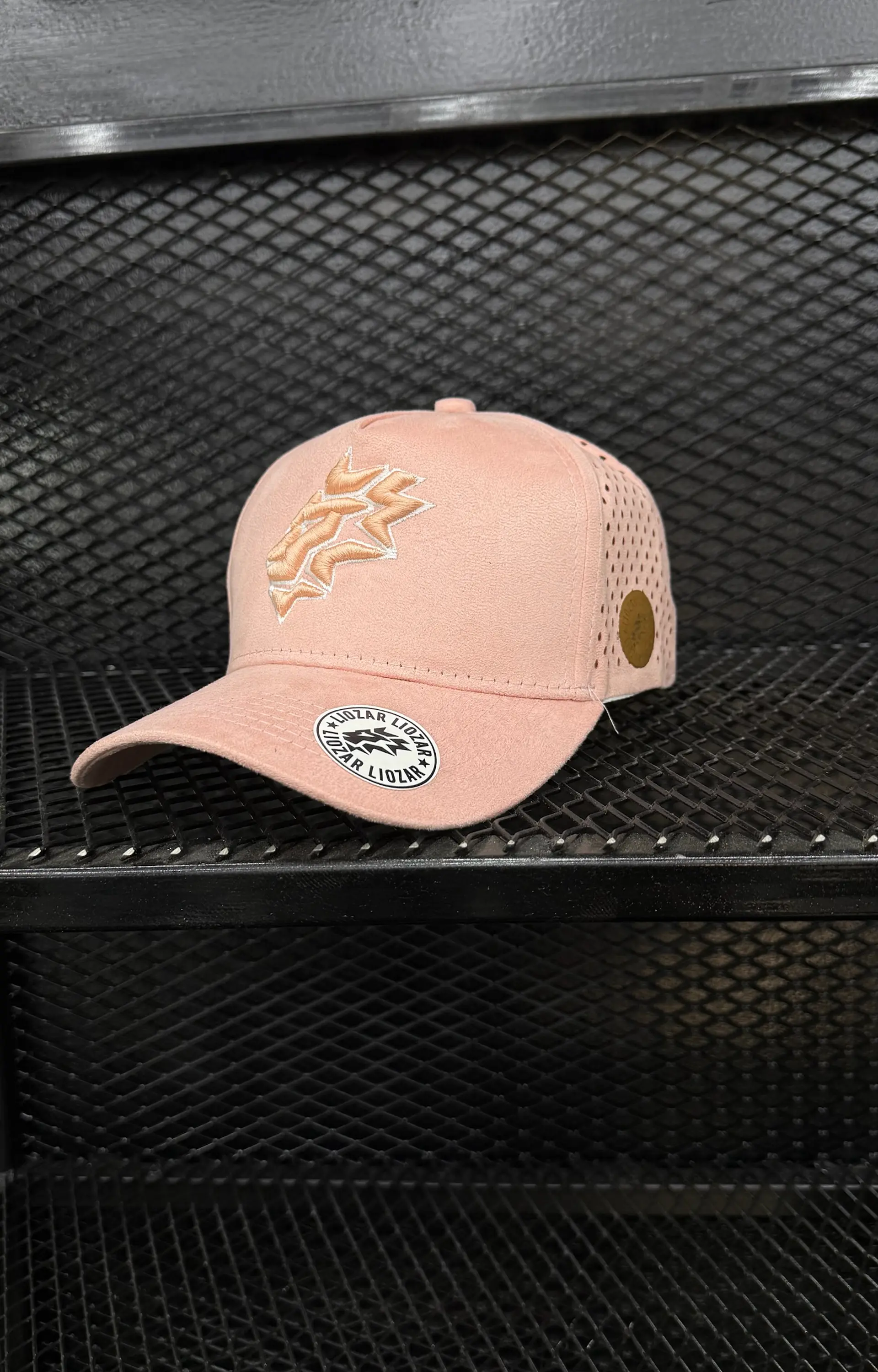 GORRAS DE GAMUZA Y PERFORADA UNISEXLEON 5
