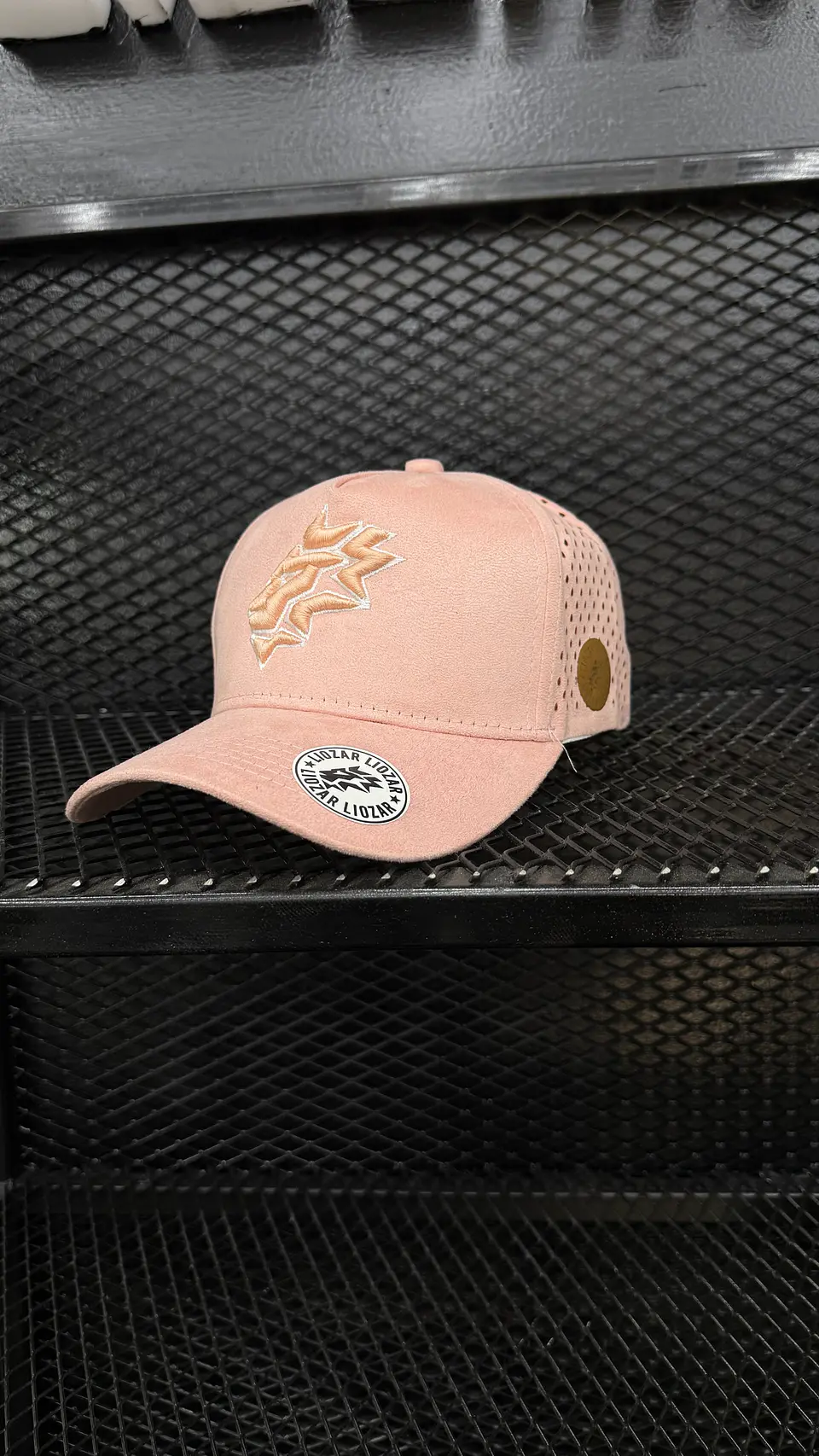 GORRAS DE GAMUZA Y PERFORADA UNISEXLEON 5