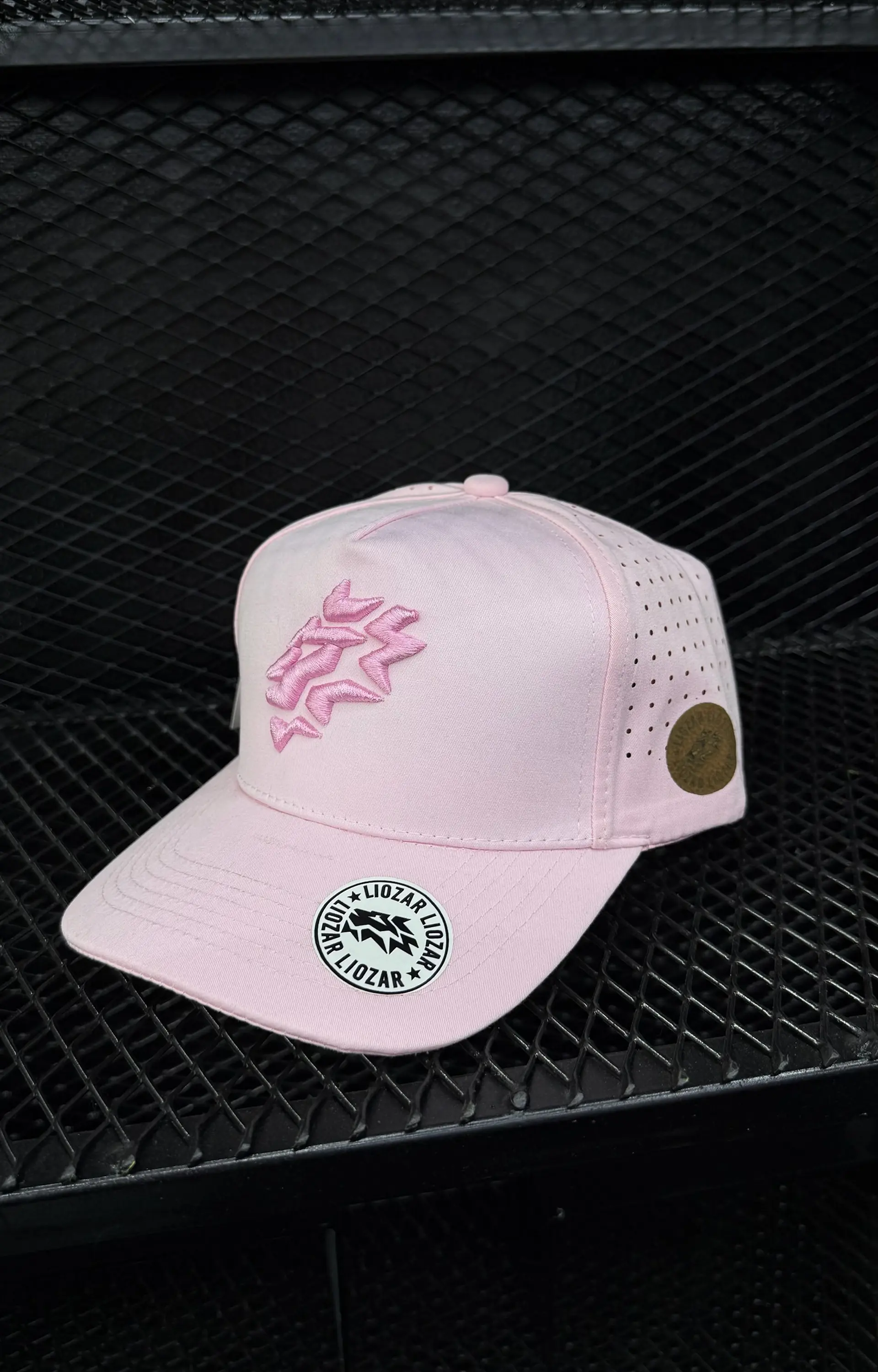 GORRAS DE ALGODON PERFORADA UNISEX-LEON 6
