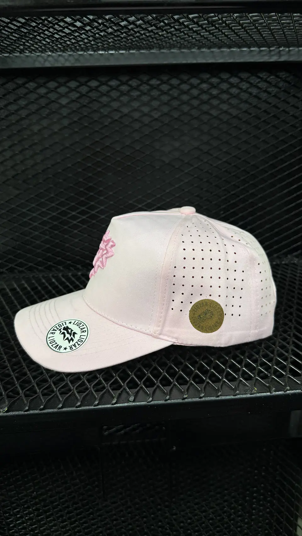 GORRAS DE ALGODON PERFORADA UNISEX-LEON 8