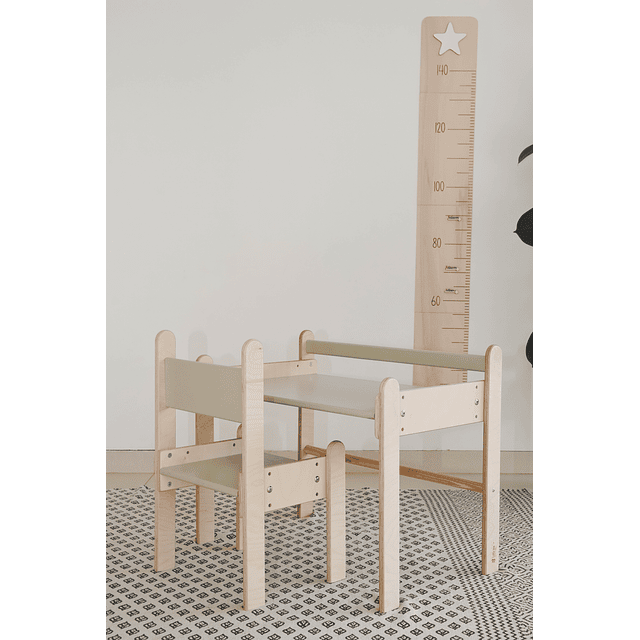 Cadeira e mesa evolutiva