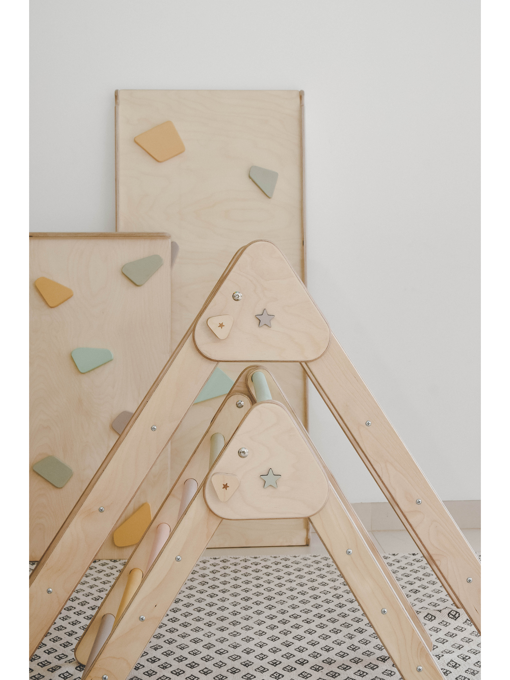 Pikler triangle (pastel) 3