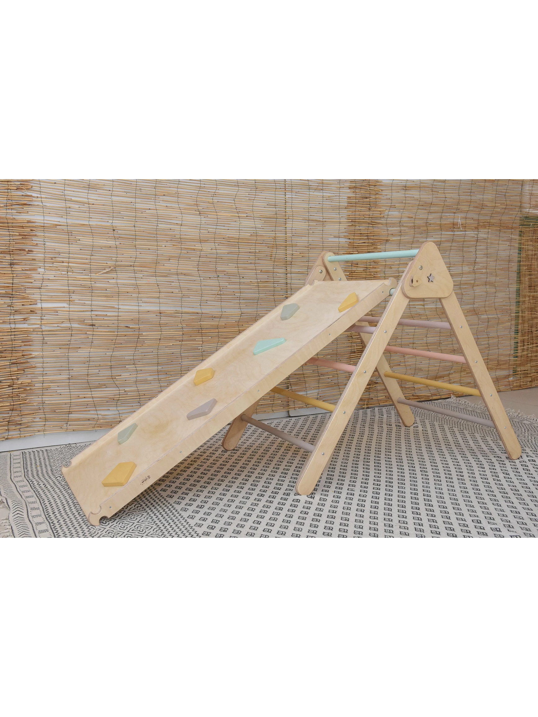 Pikler triangle (pastel) 1