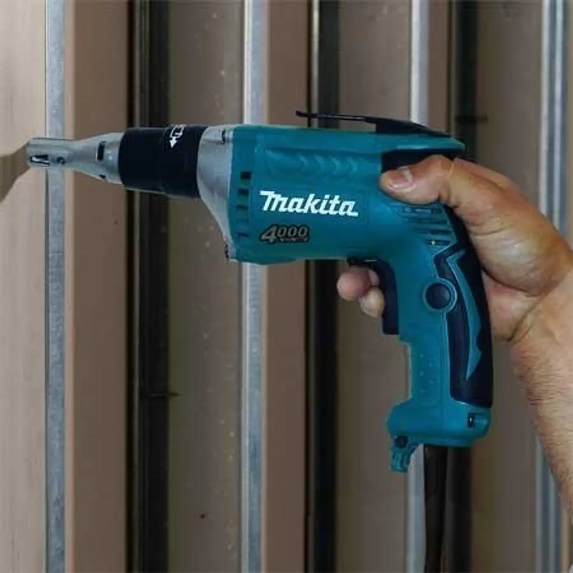 Atornillador electrico Makita FS4200 2