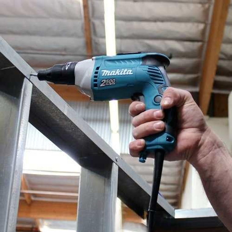 Atornillador electrico Makita FS2500 2