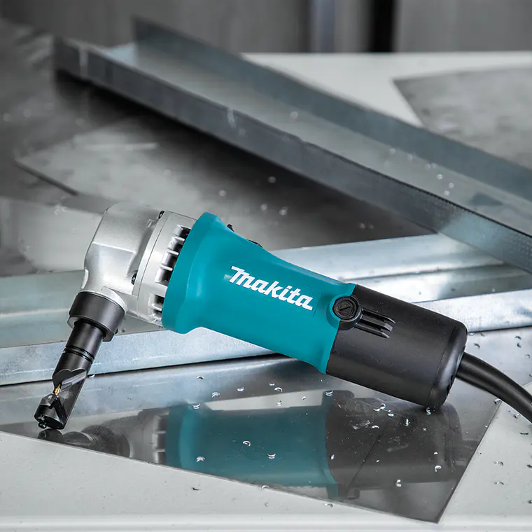 Roedora Makita JN1601 3