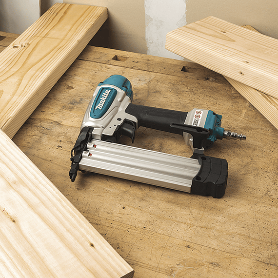 Clavadora Makita AF506- Image 2