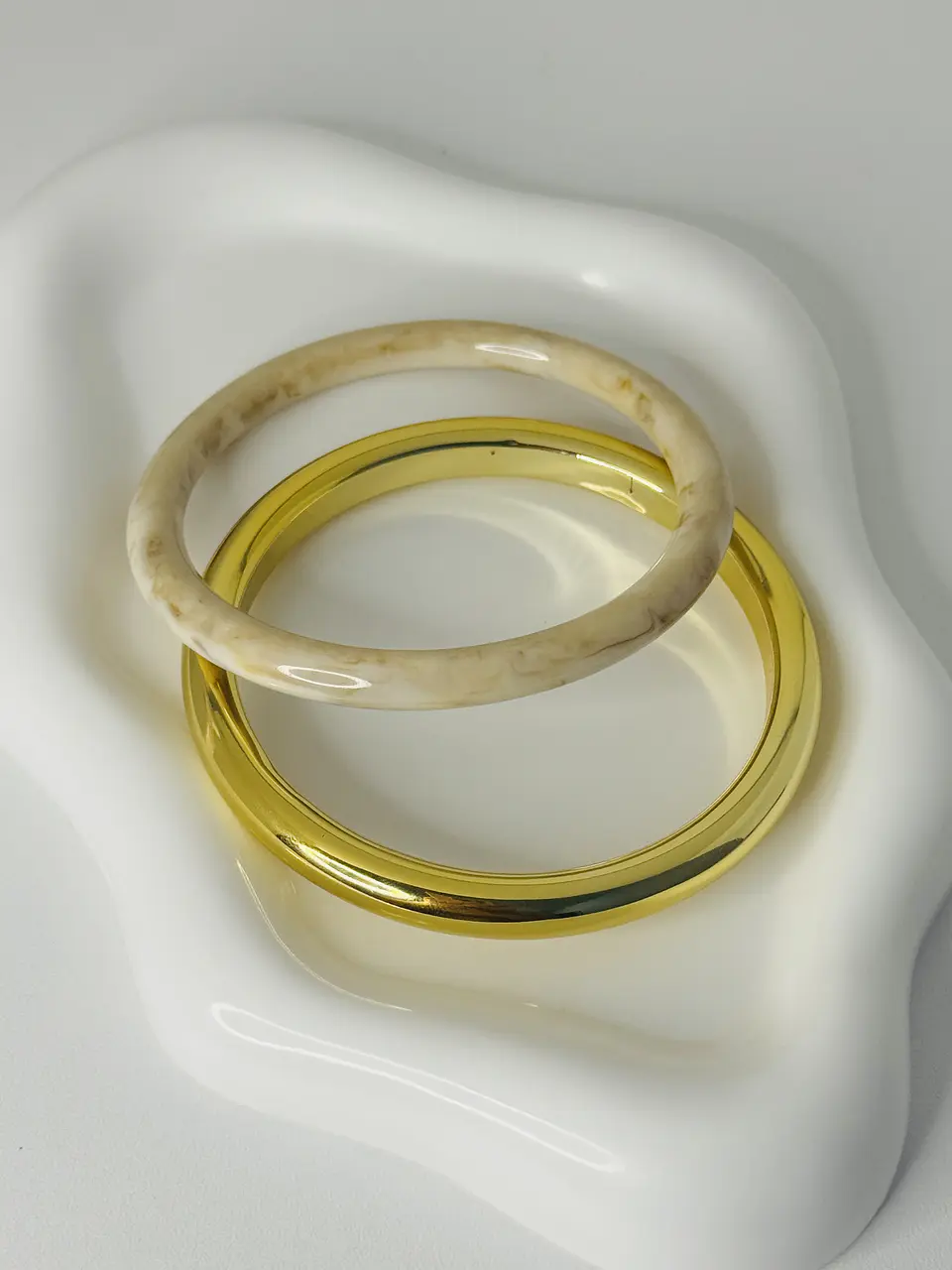 Set de 2 Pulseras Acrílicas Elegantes 1