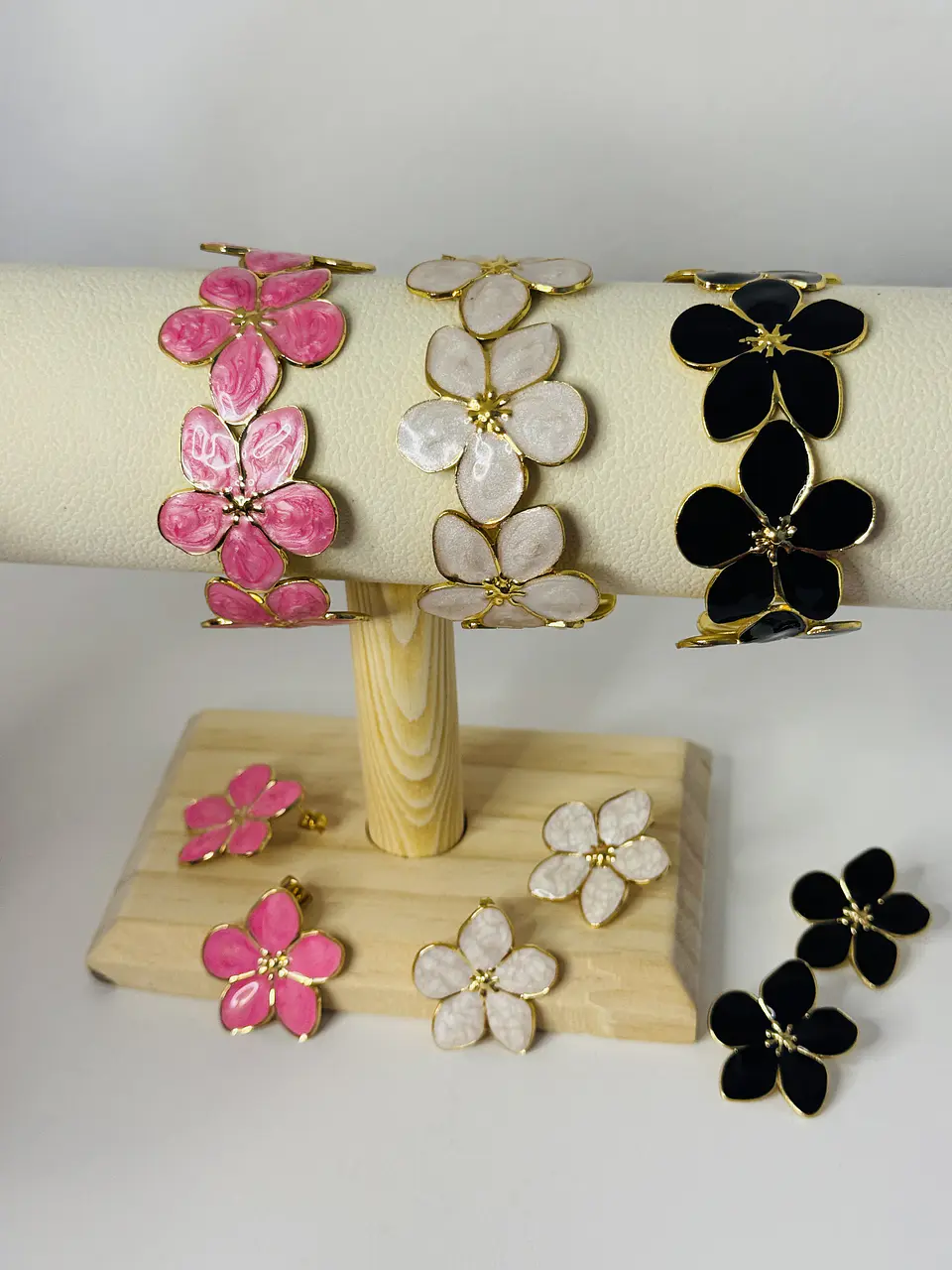 Set de Brazalete y Aretes en Acero Inoxidable 5
